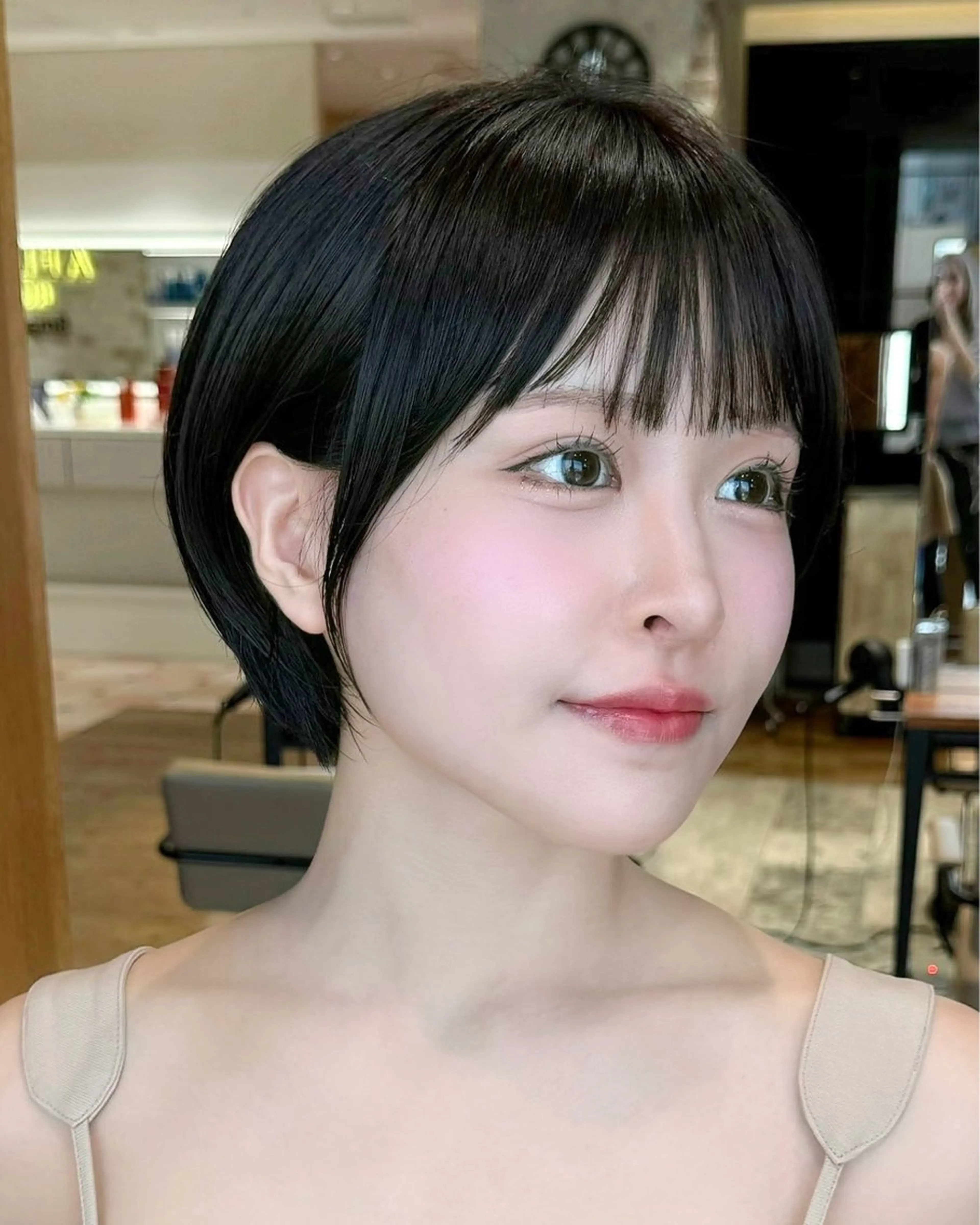 ショート カラー カット ヘアカラー 縮毛矯正 トリートメント 💍新宿ショート 💍岩田莉奈のヘアスタイル