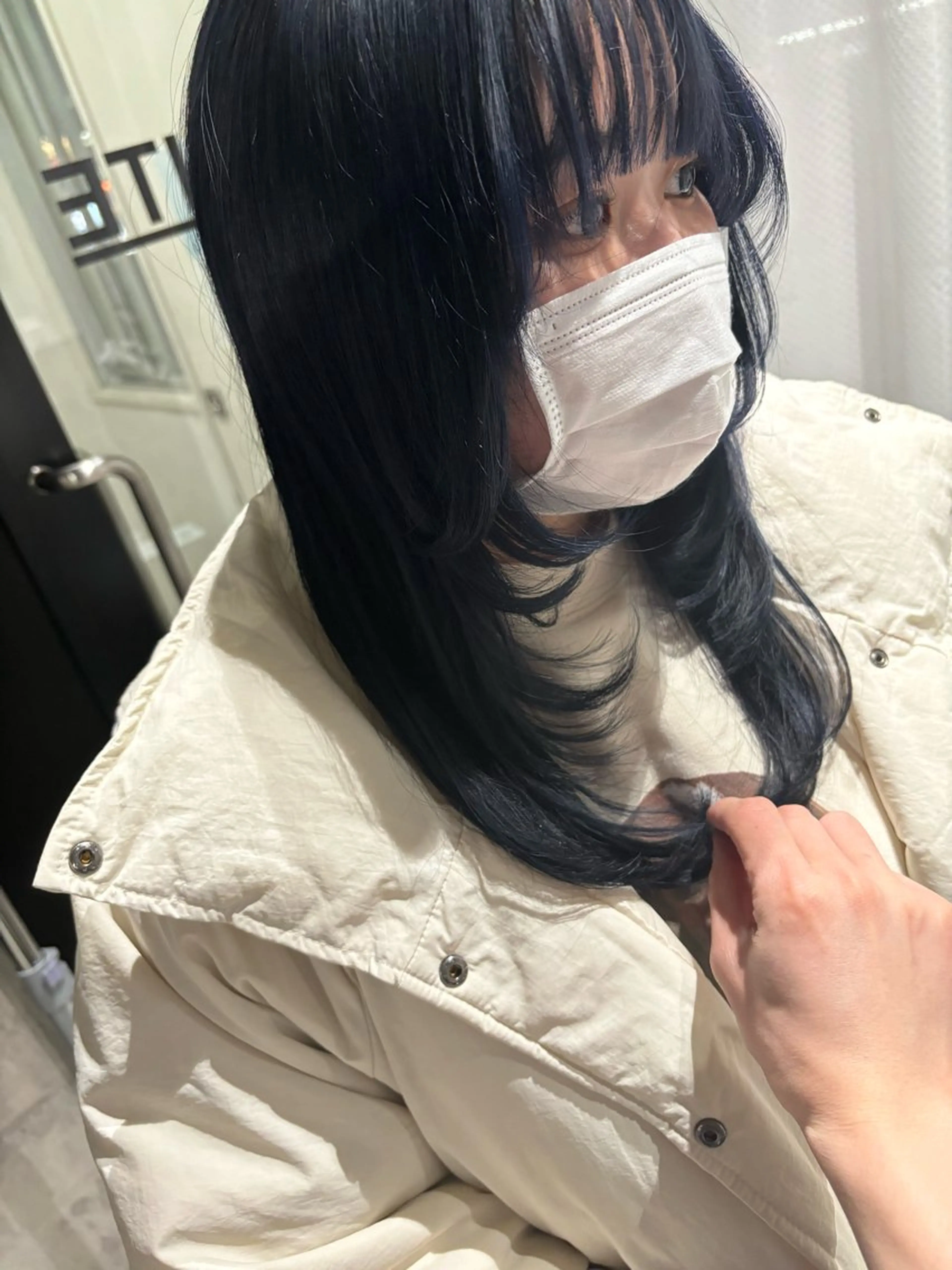セミロング カラー ブルーカラー ネイビーカラー レイヤーカット カット ヘアカラー トリートメント _WHITE / KENTOのヘアスタイル