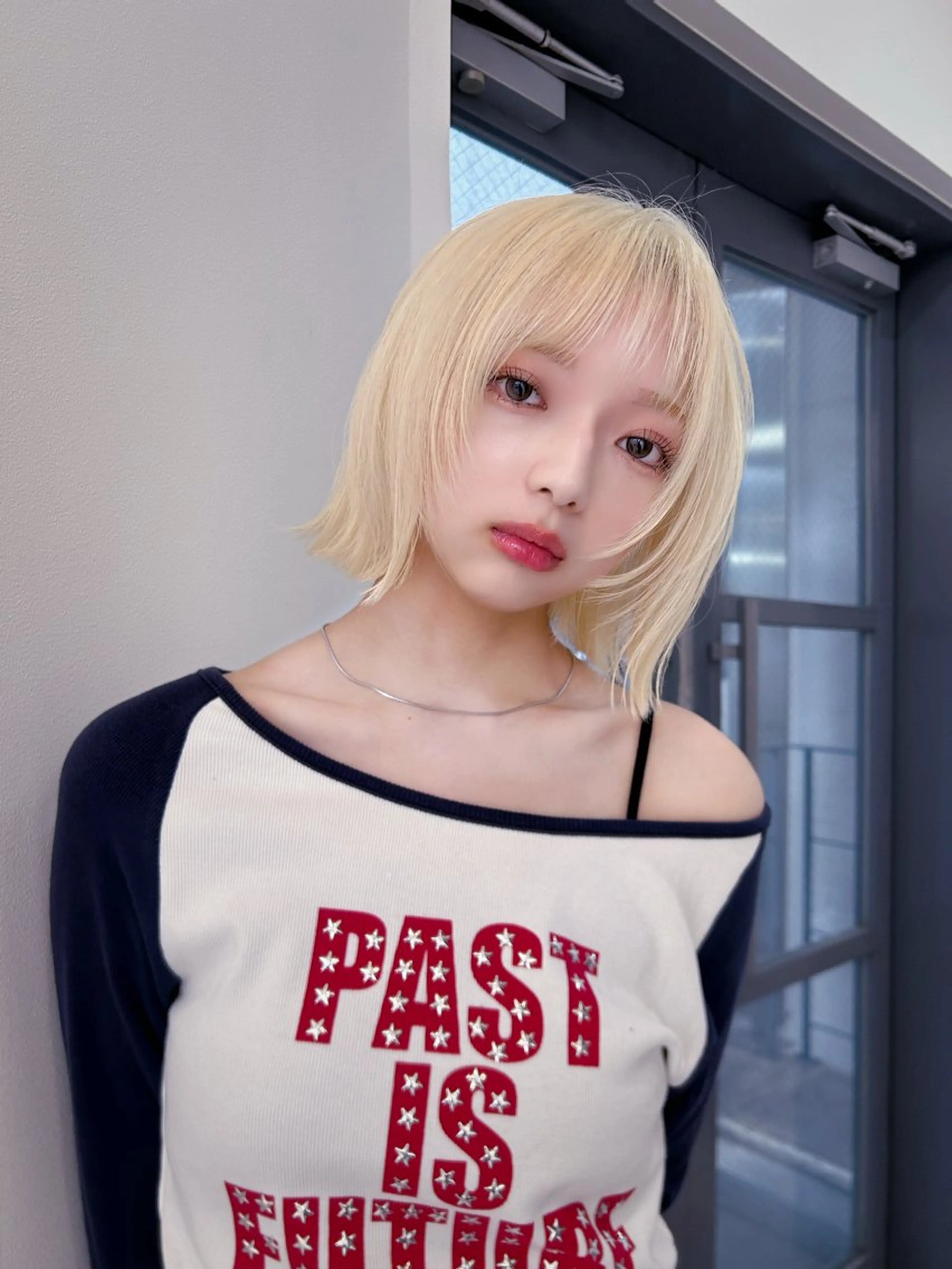 ミディアム 顔周りカット レイヤーカット ヘアカラー ここな Un amiのヘアスタイル