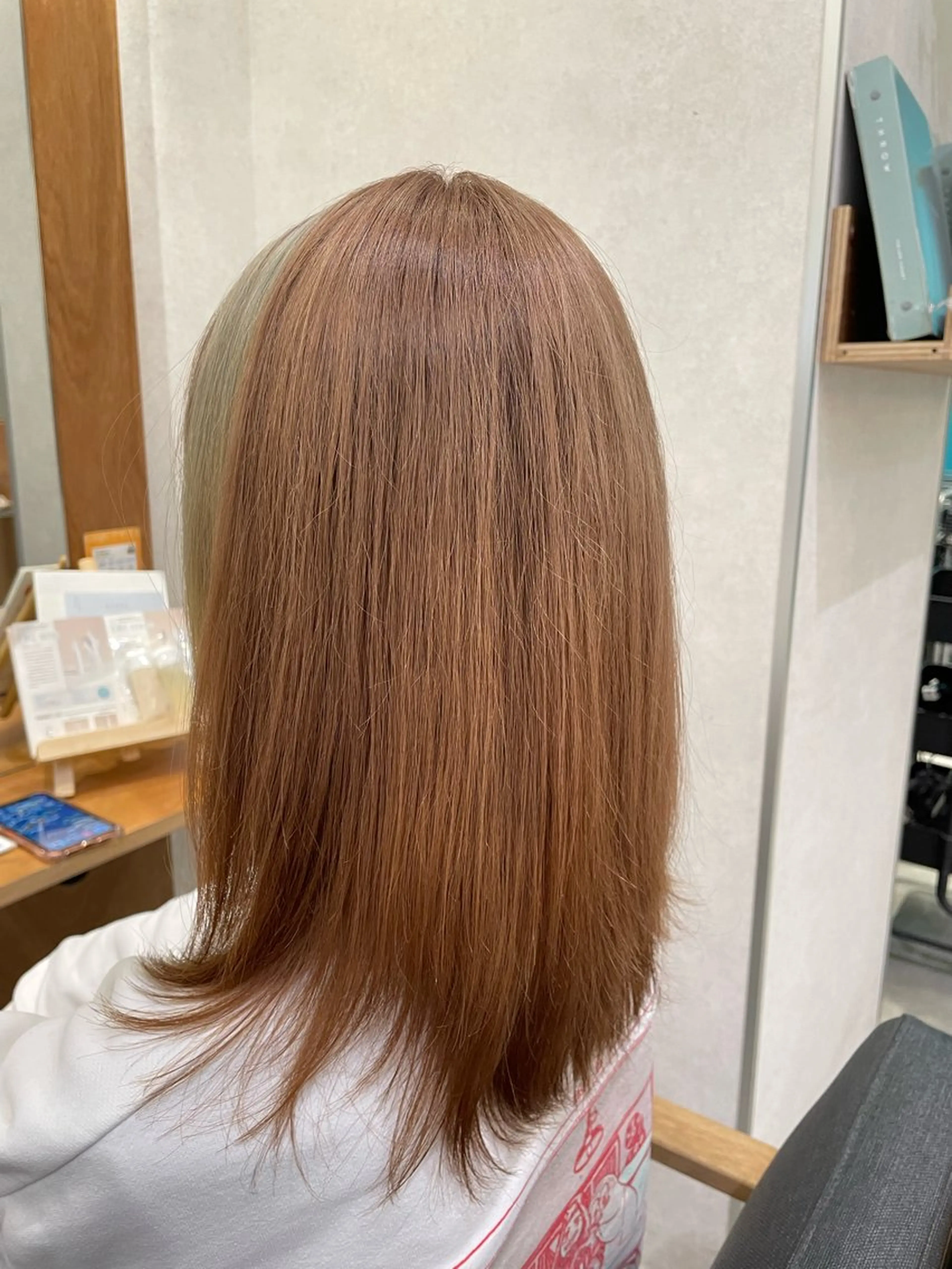 ミディアム 切りっぱなしボブ/ 蒲生四丁目/伊藤瑠唯のヘアスタイル