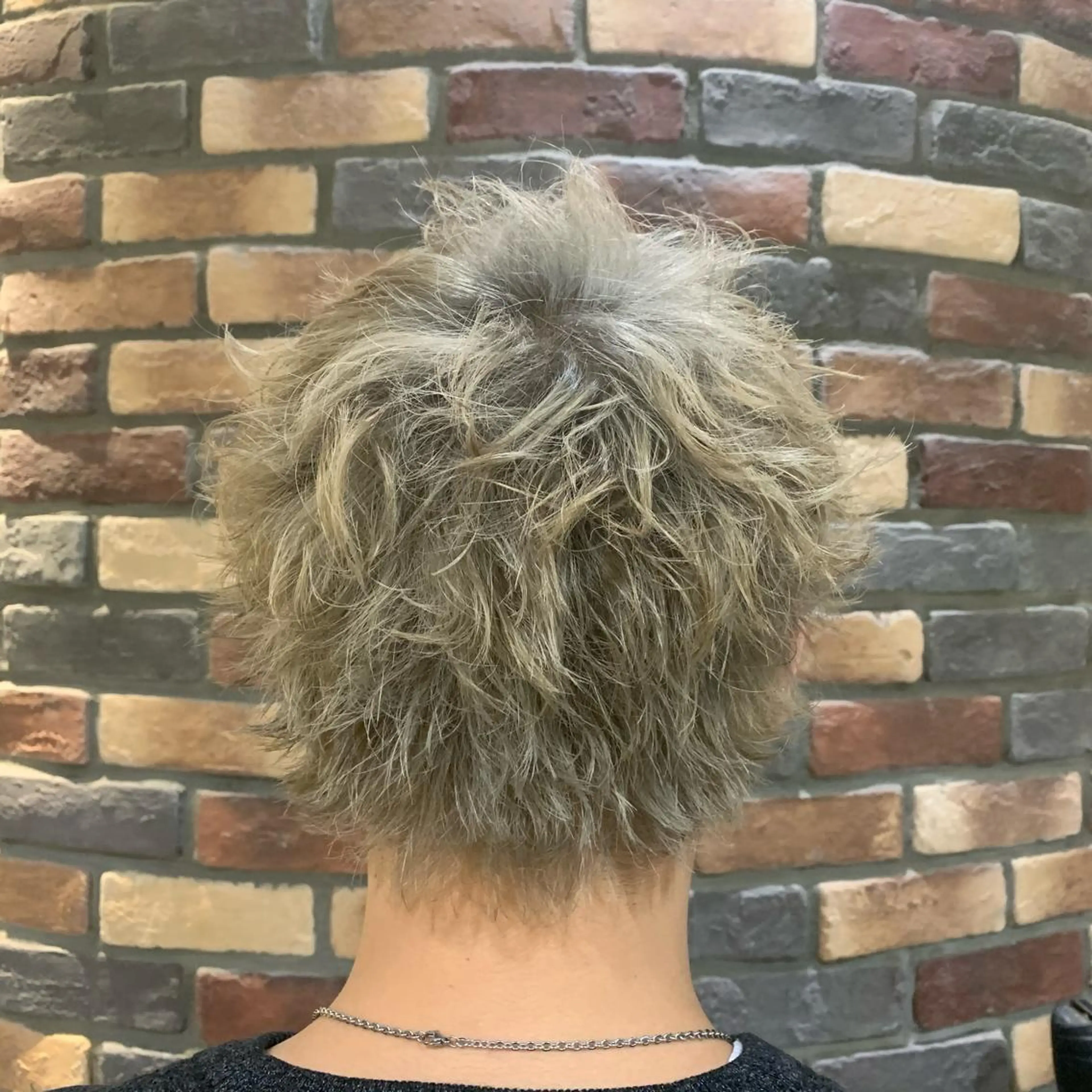 ショート カラー パーマ ヘアアレンジ メンズ ベージュカラー メンズパーマ特化🔥 ツイスパ/シャドウのヘアスタイル