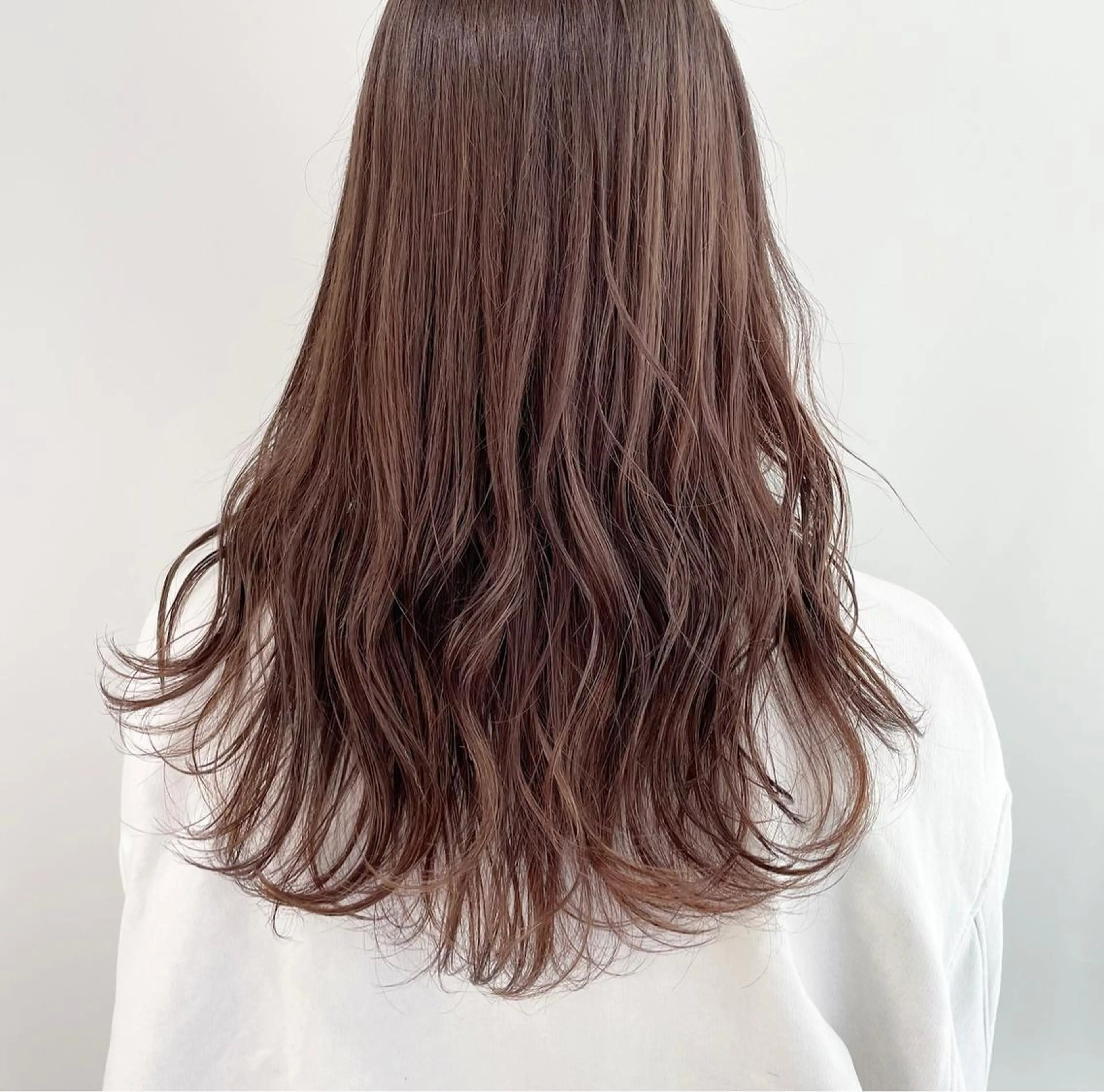 カラー 山口 莉奈のヘアスタイル