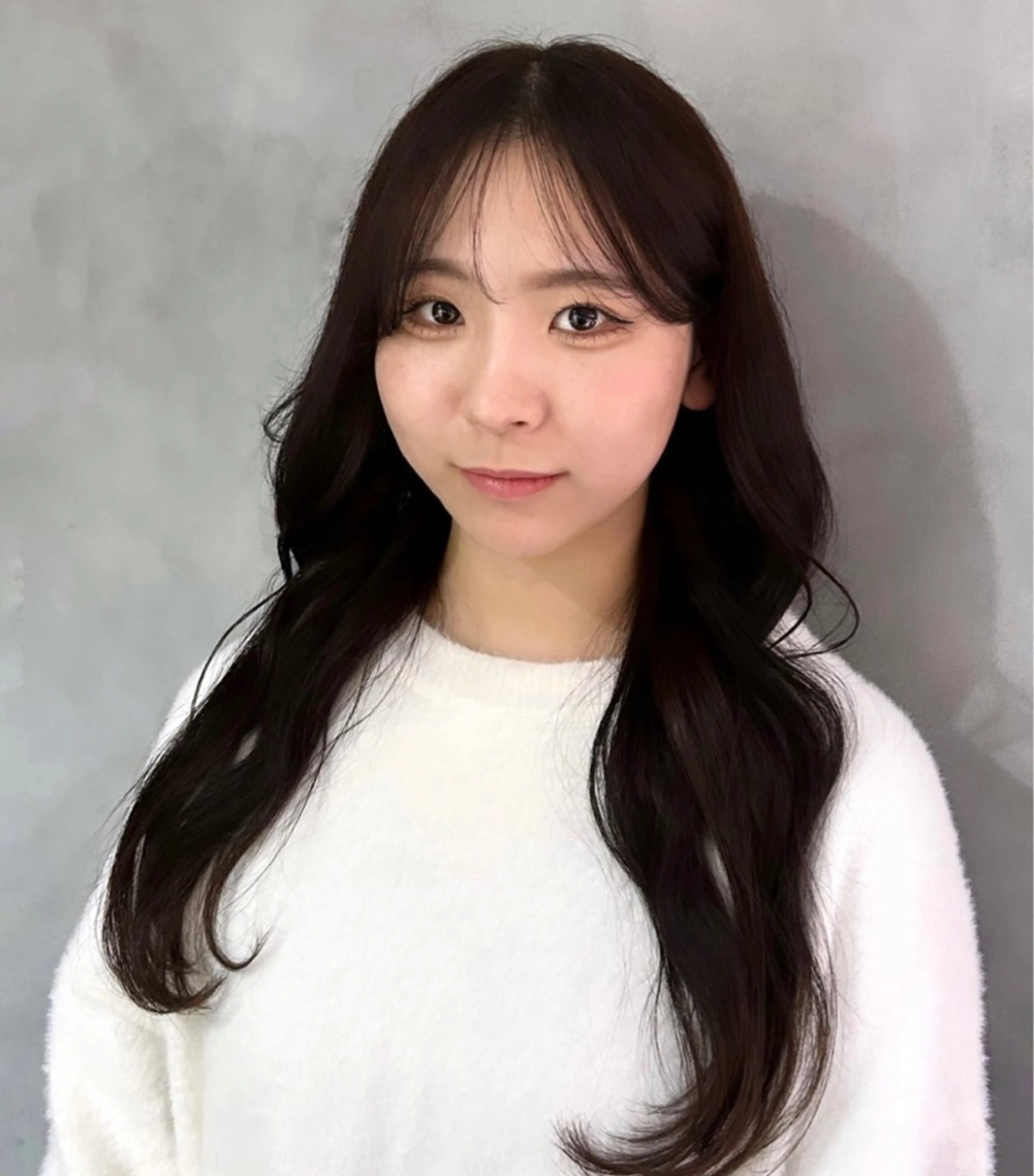 ロング 谷 亜澄のヘアスタイル