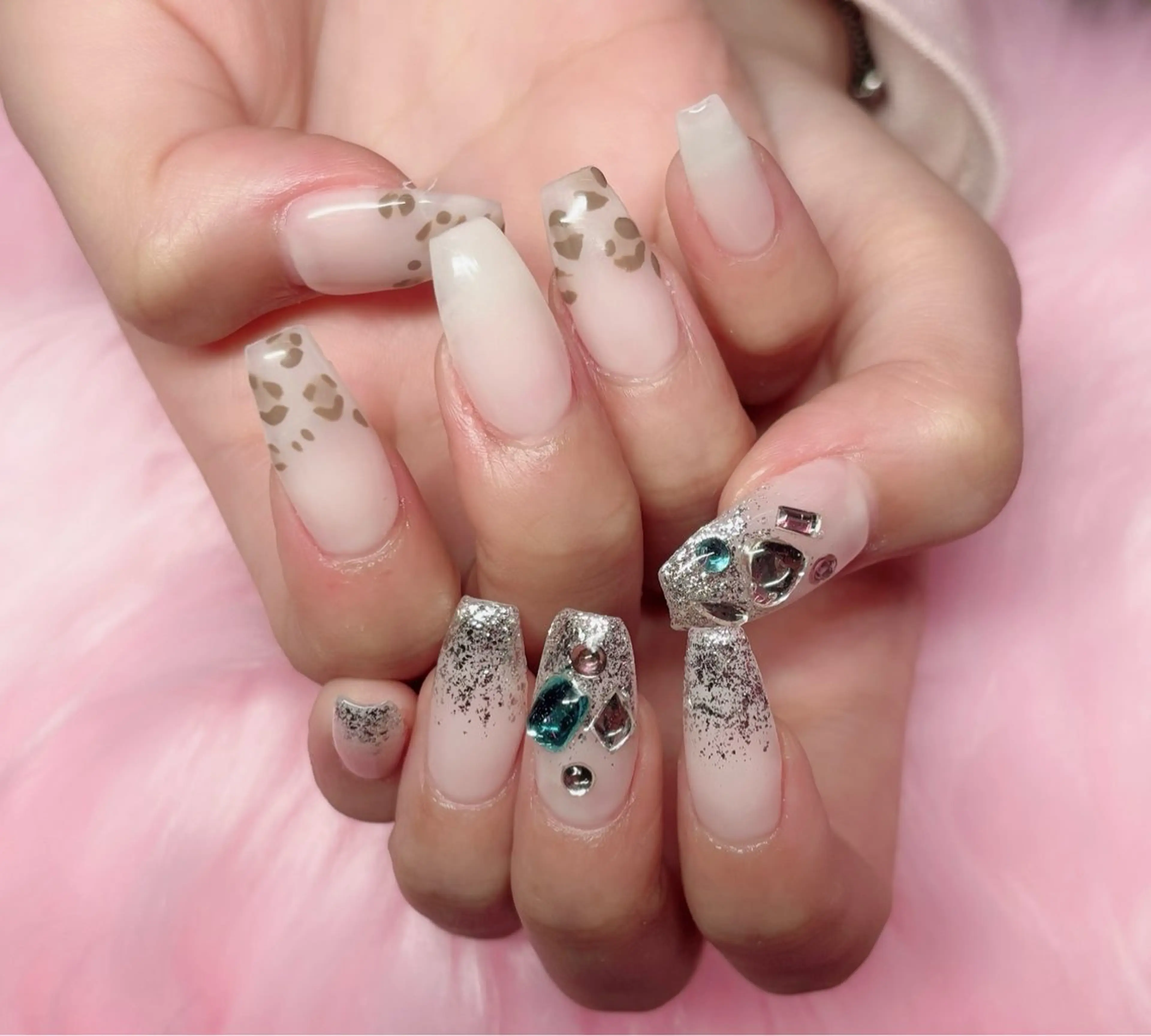 ネイル ハンドネイル 🐰WOLTOKYO 🐰池袋mikaのネイルデザイン