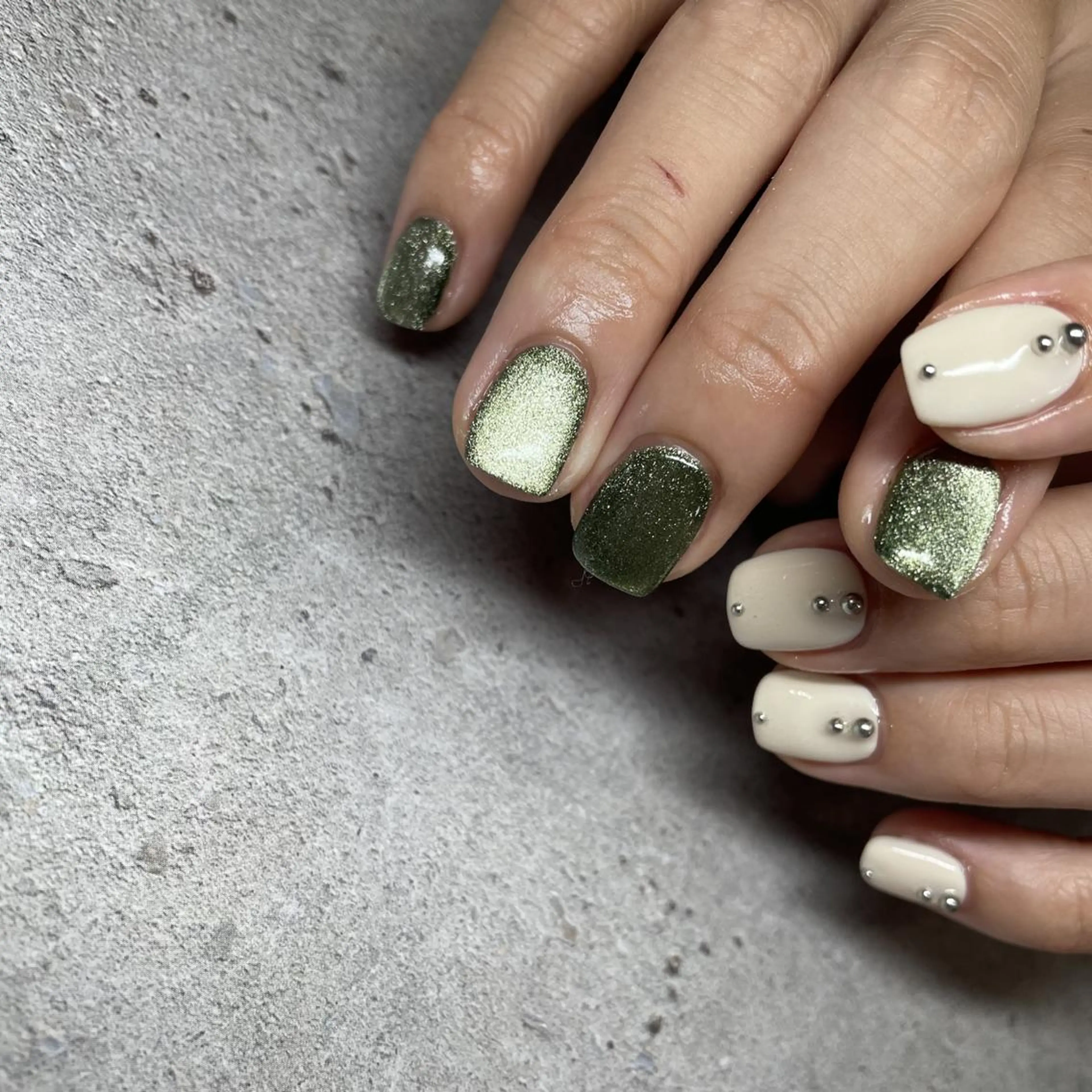 ネイル マグネットネイル p.o.n.所属・🫧aku🫧 自由が丘／フィルインのネイルデザイン