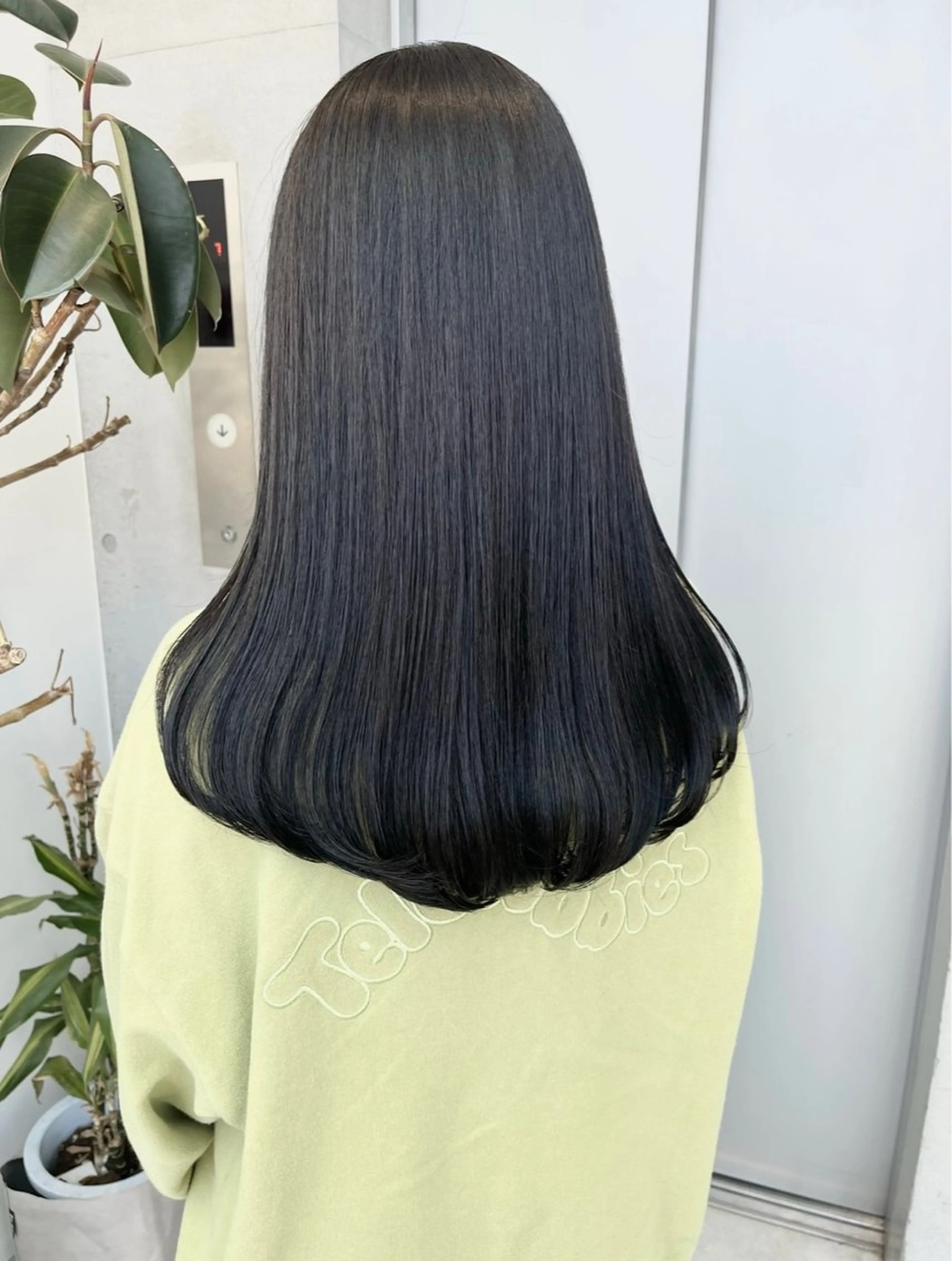 ロング カラー パーマ ヘアアレンジ ヘアカラー トリートメント 透明感/オリーブ/ グレージュ/YUKAのヘアスタイル