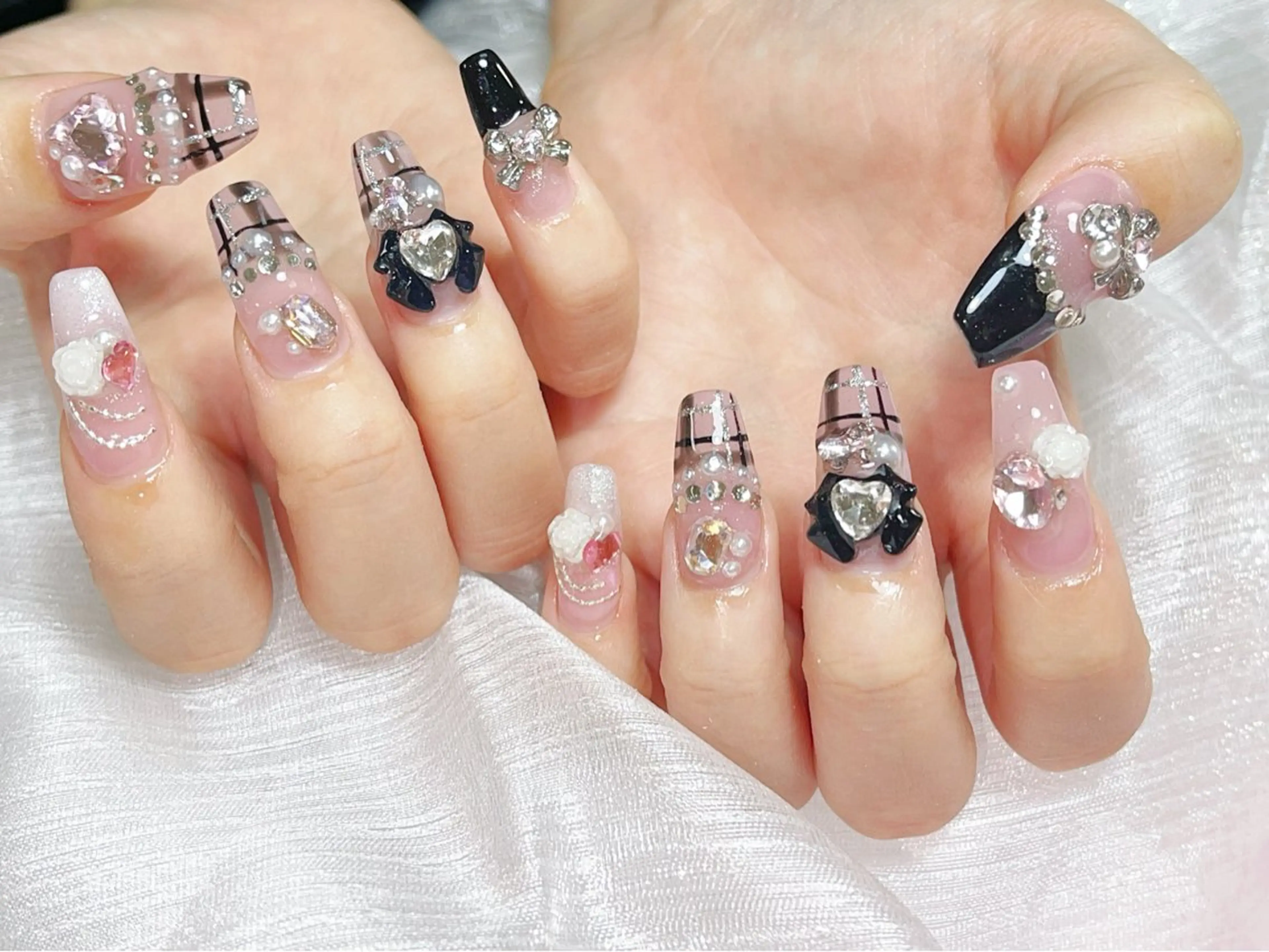 ネイル ハンドネイル 🎀ネイルサロン エクラYUI🎀のネイルデザイン