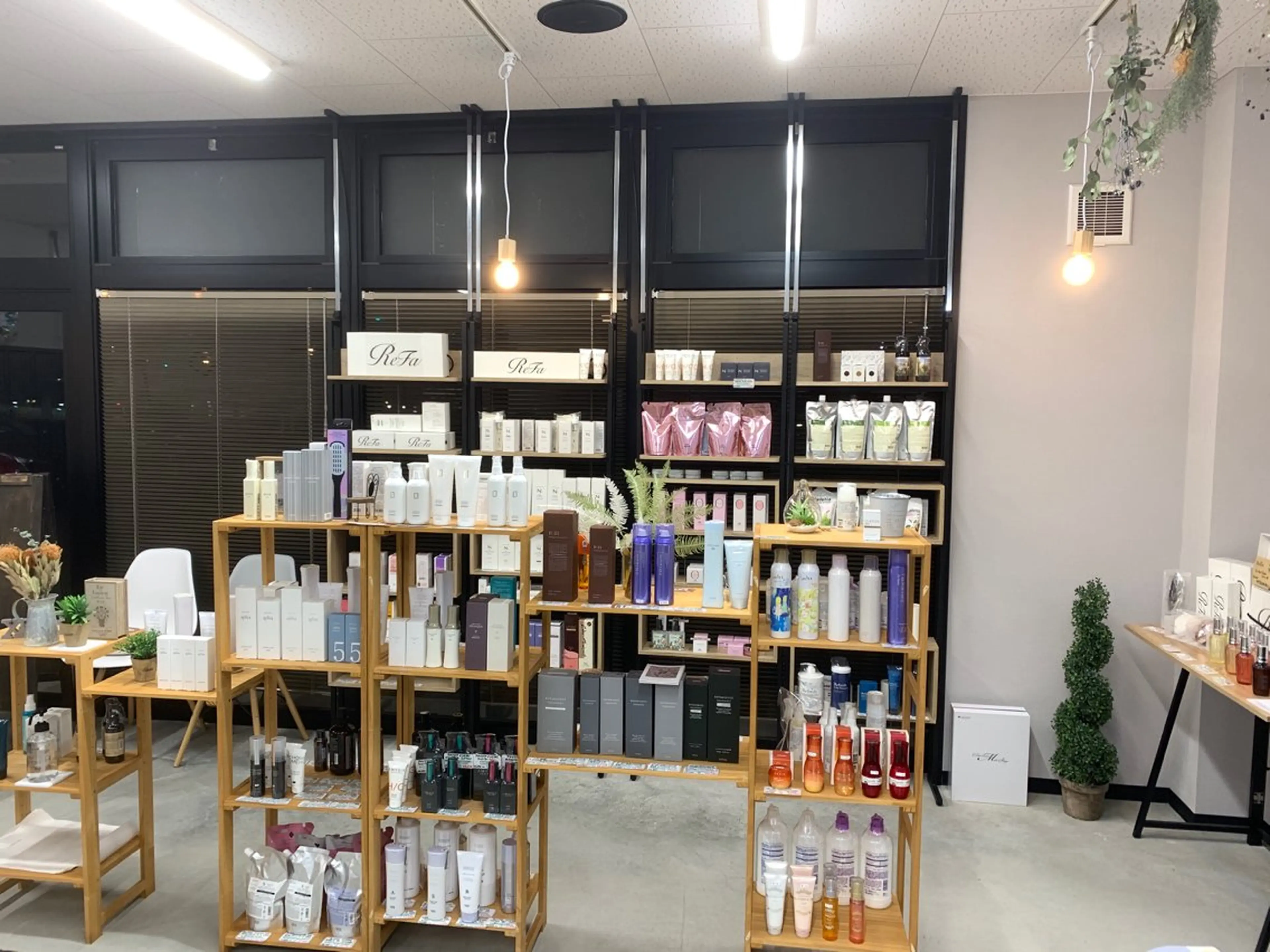 髪質改善カラーズ カフェプラスのヘアスタイル