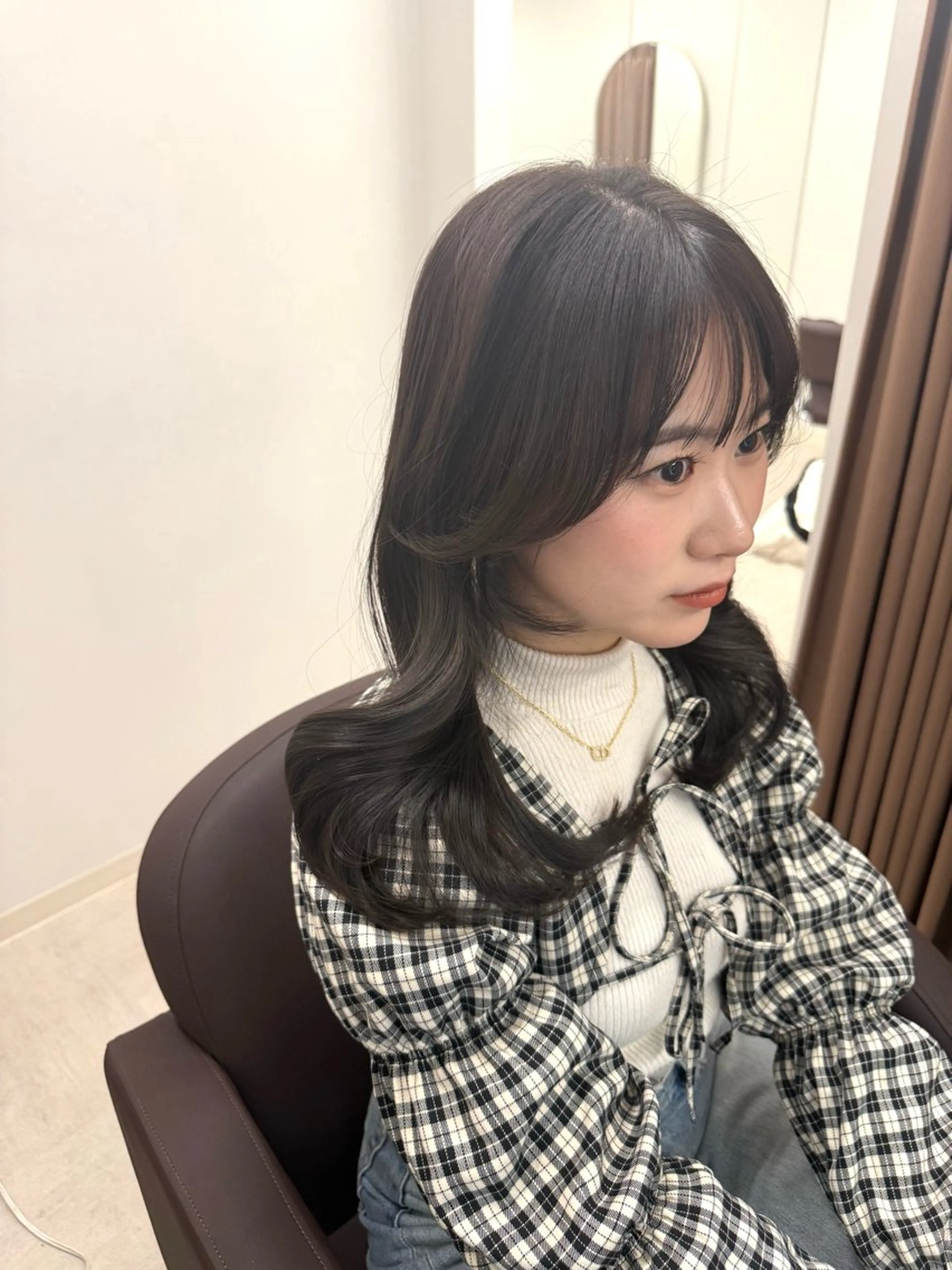 セミロング WATARU/ 韓国風巻き髪のヘアスタイル