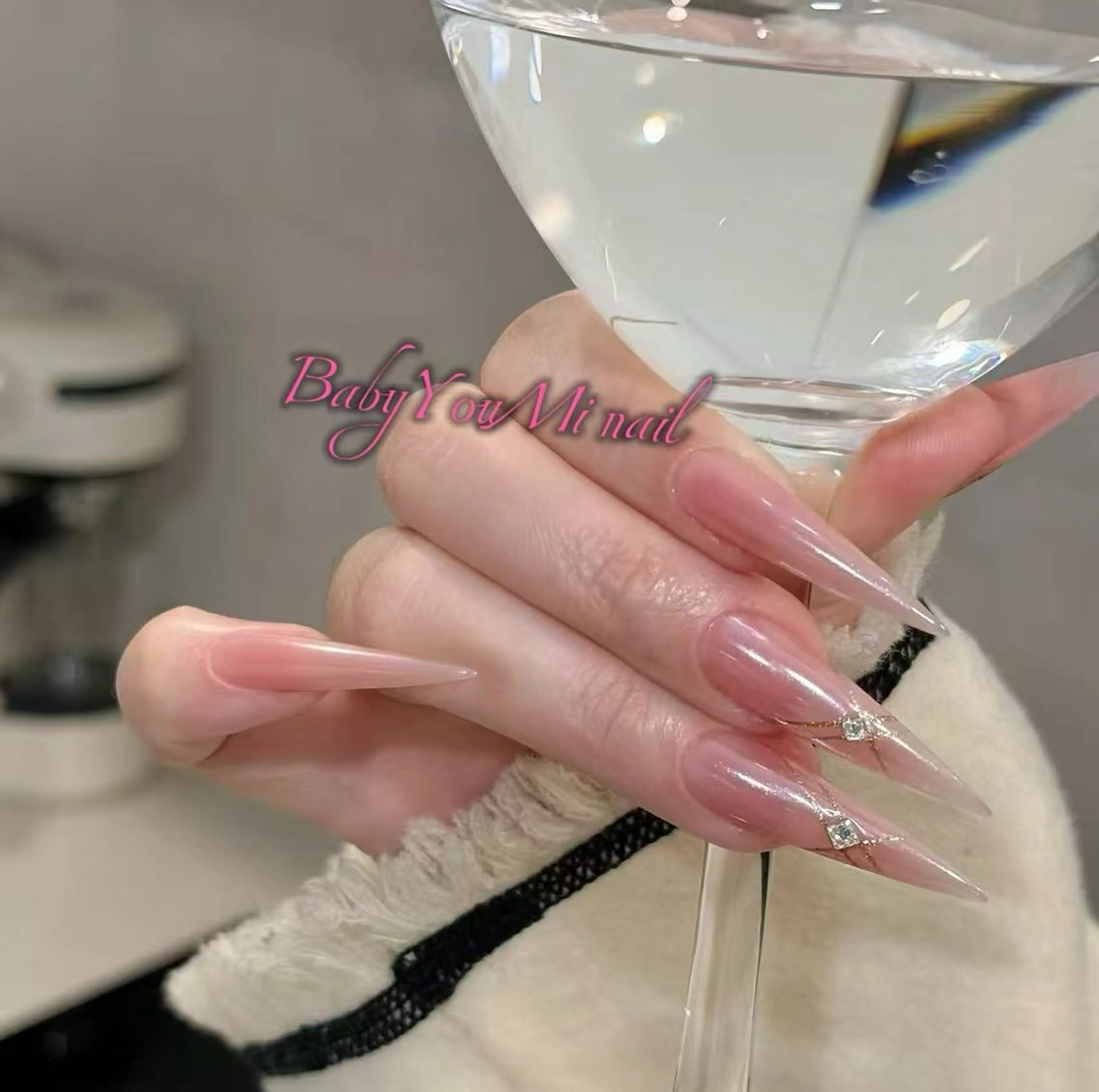 ネイル オーロラネイル フラワーネイル フットネイル フレンチネイル ジェルネイル ハンドネイル BabyYouMi nailのネイルデザイン