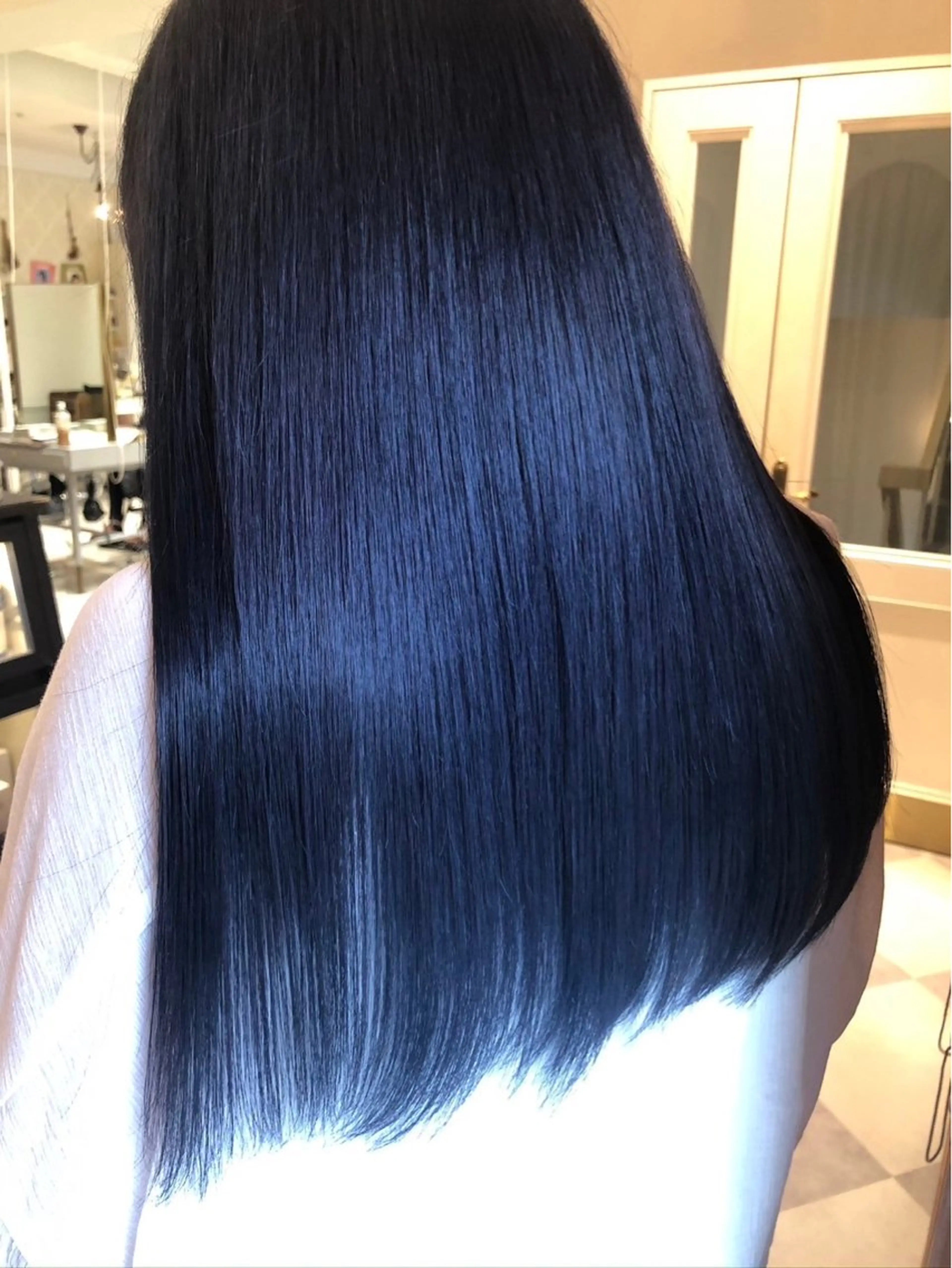 カラー 黒髪 ブルーカラー ブルーブラック sliver ・siki /YUIのヘアスタイル