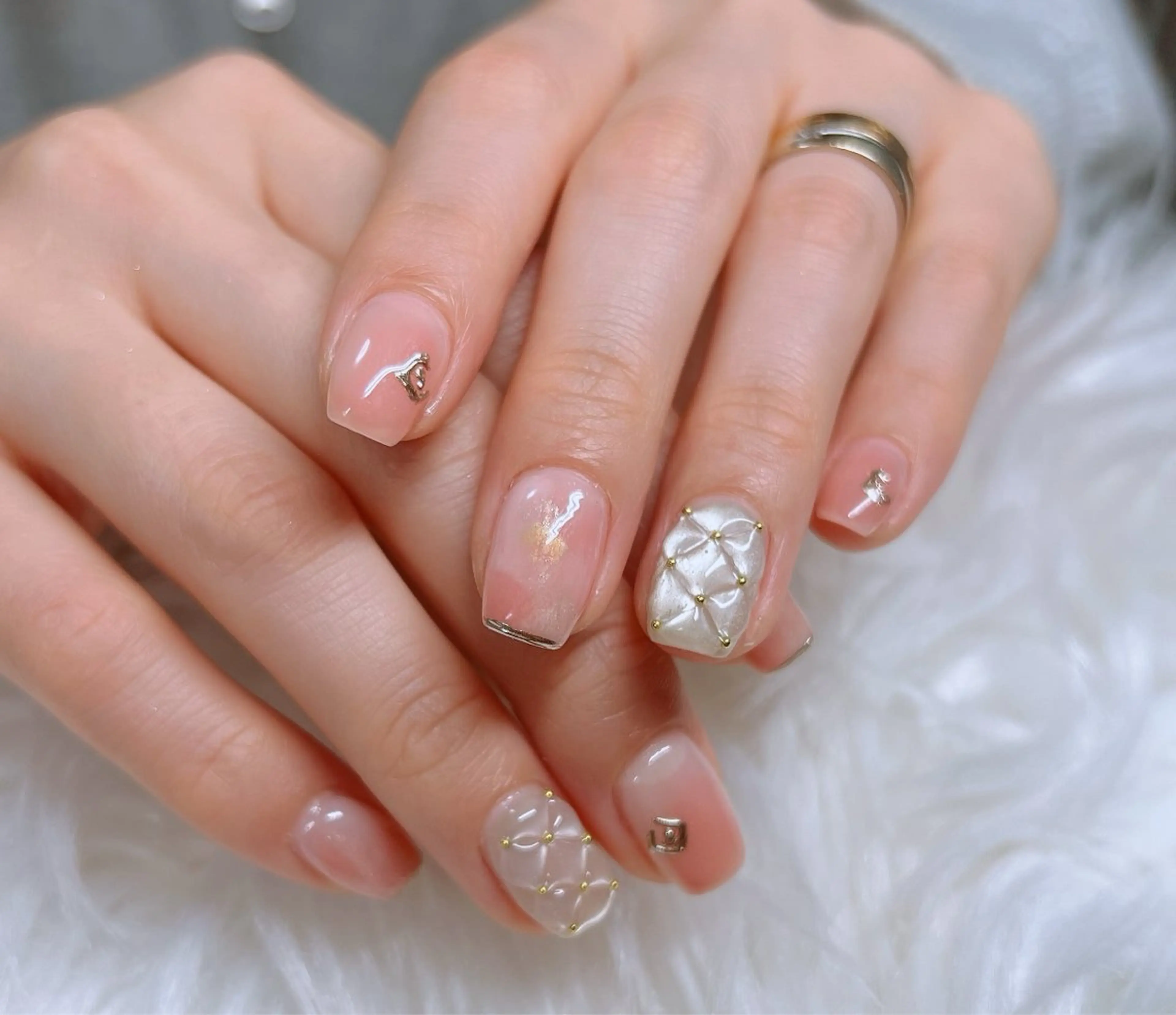 ネイル 長さ出し フレンチネイル キラキラネイル 韓国ネイル マグネットネイル ハンドネイル Lee _nailのネイルデザイン