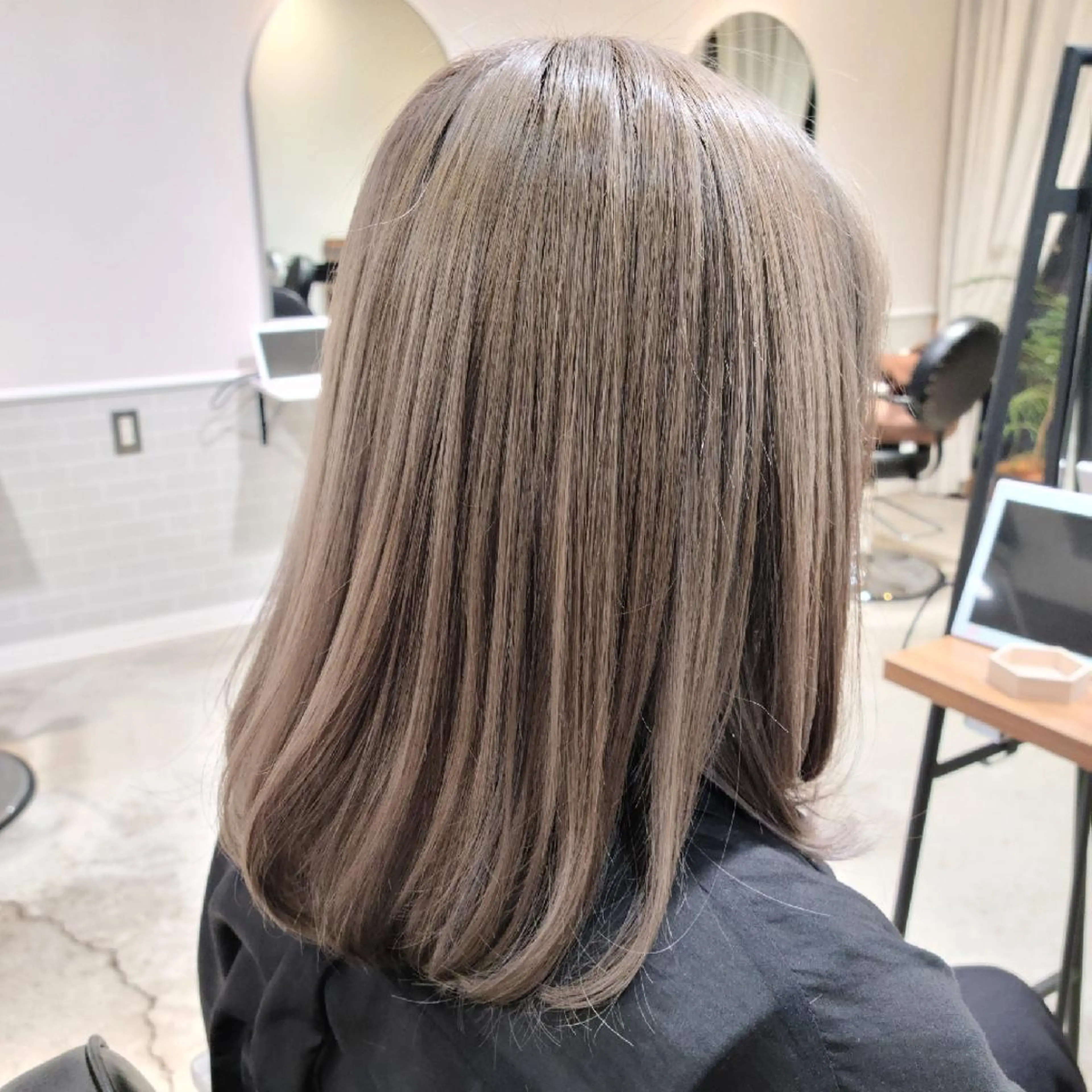 ミディアム カラー ブリーチ 赤松 摩美のヘアスタイル