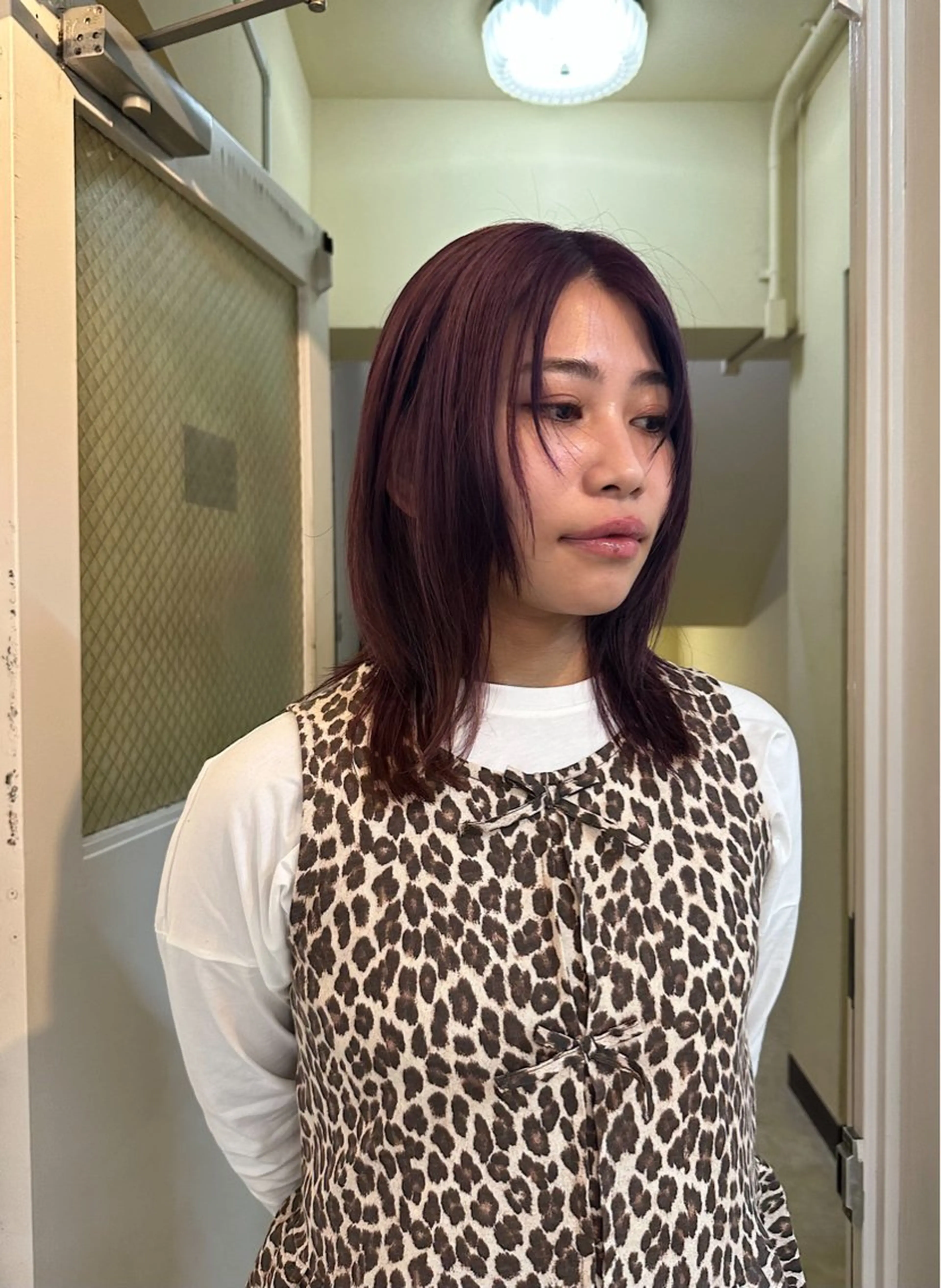 ミディアム パープルカラー FavyS「フェイヴィーズ」所属・竹中 彩音のヘアスタイル