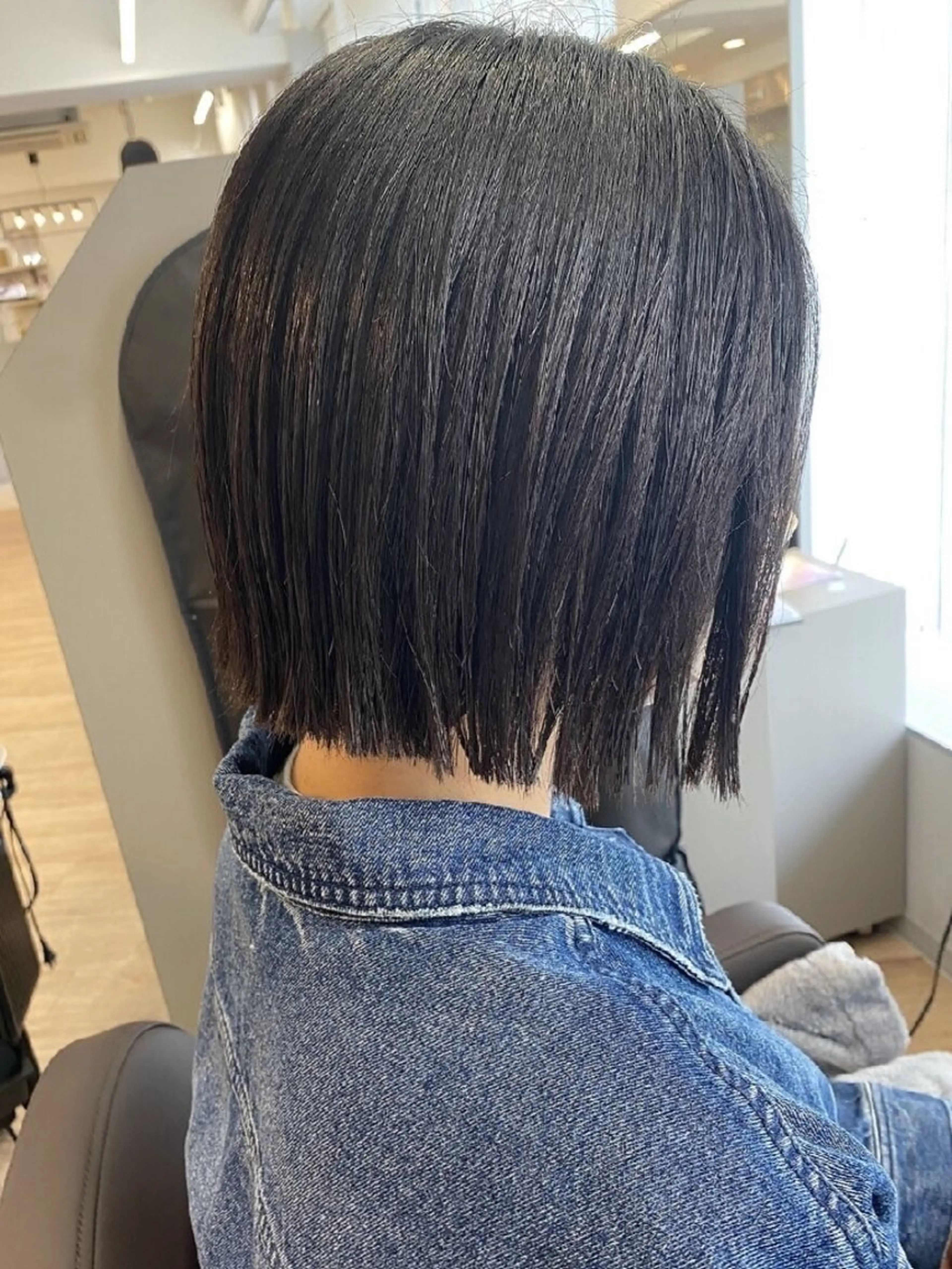 ショート カラー 江坂 misaki のヘアスタイル
