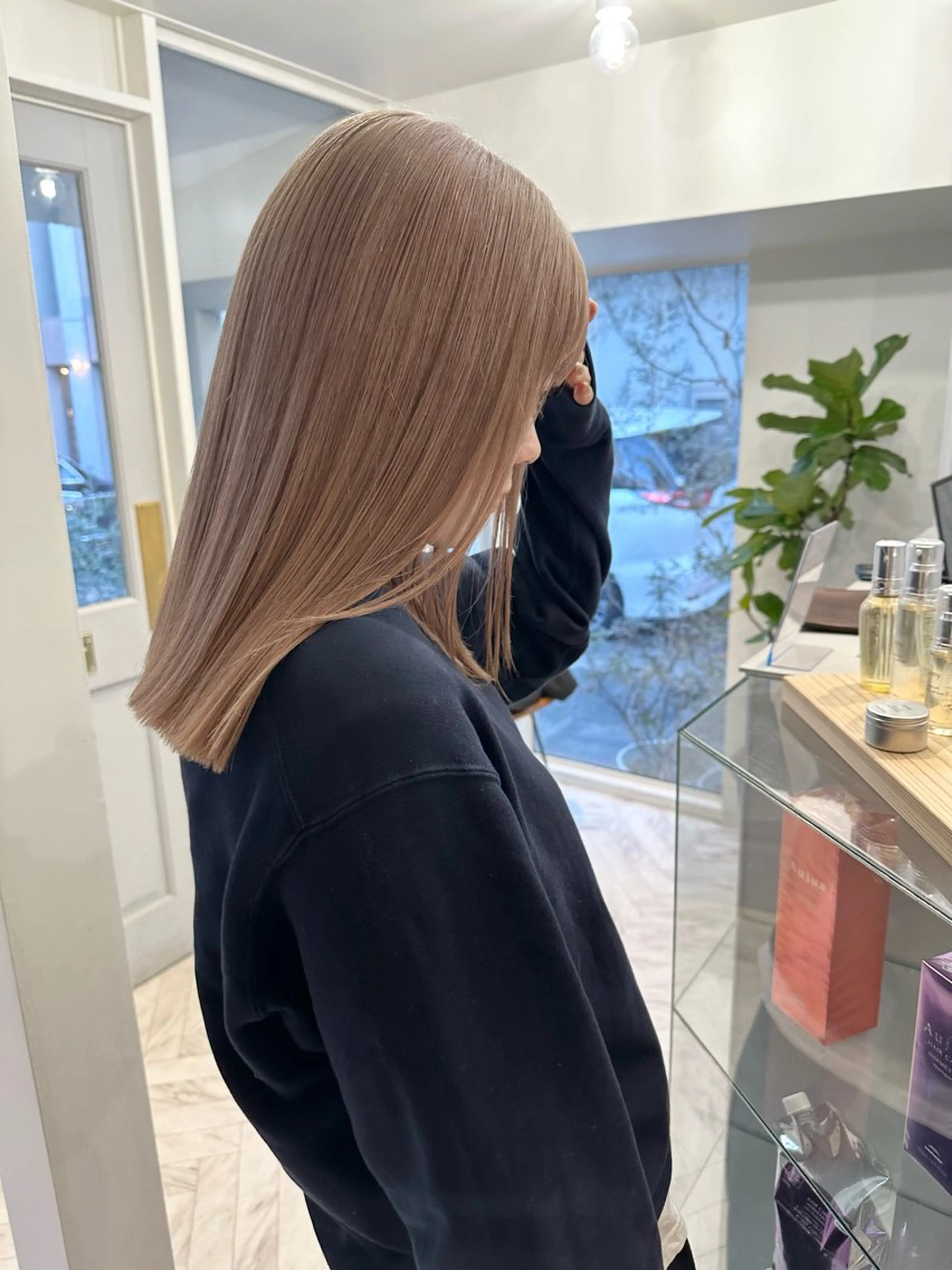 セミロング カラー ベージュカラー ブリーチ ハイトーンカラー ブリーチなしカラー ホワイトベージュ カット ヘアカラー トリートメント REINA☁️透明感 カラー/ぷつっと♡のヘアスタイル