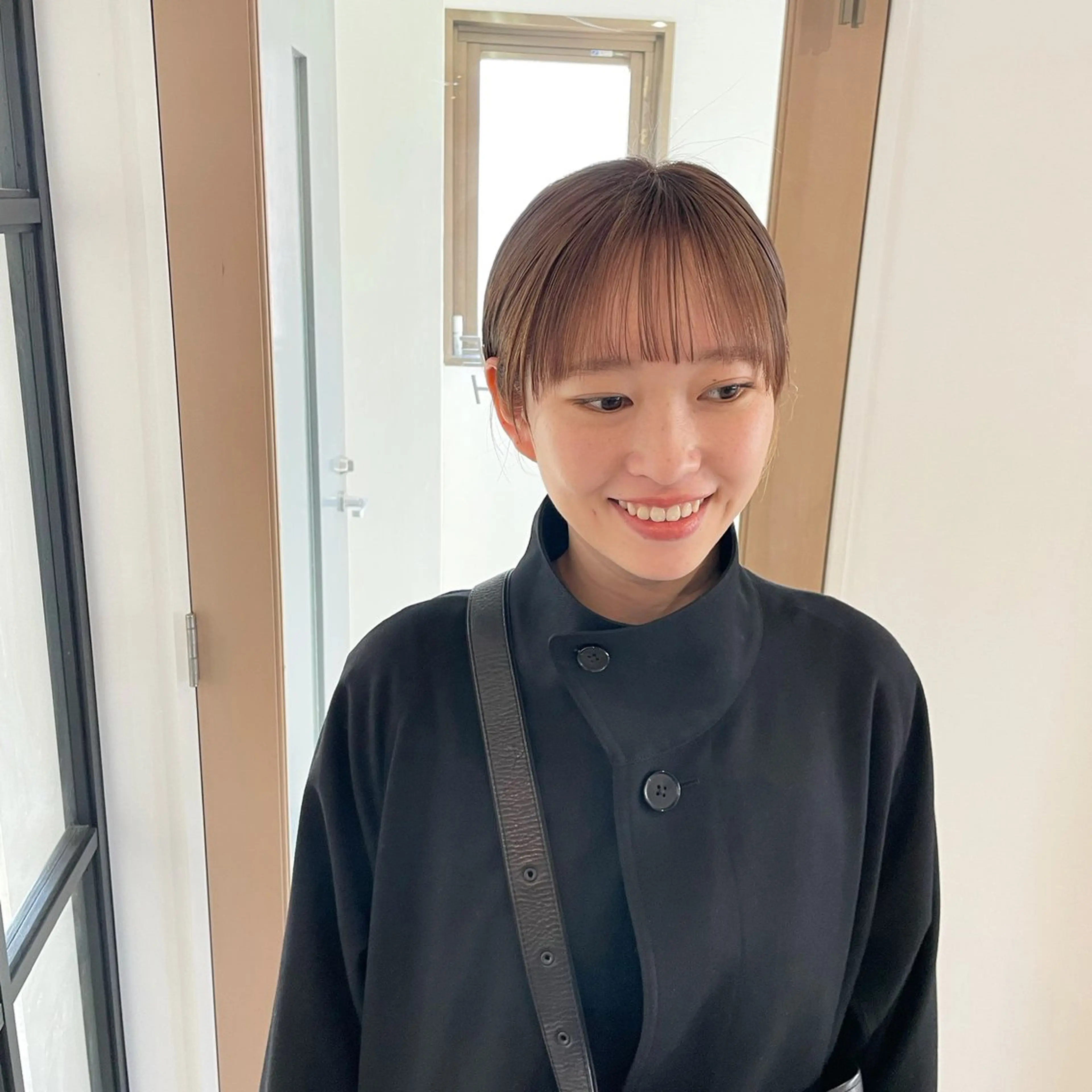 ショート カラー ベージュカラー ブリーチ ショートヘア ワイドバング カット ヘアカラー Takuma Suzuki中目黒のヘアスタイル