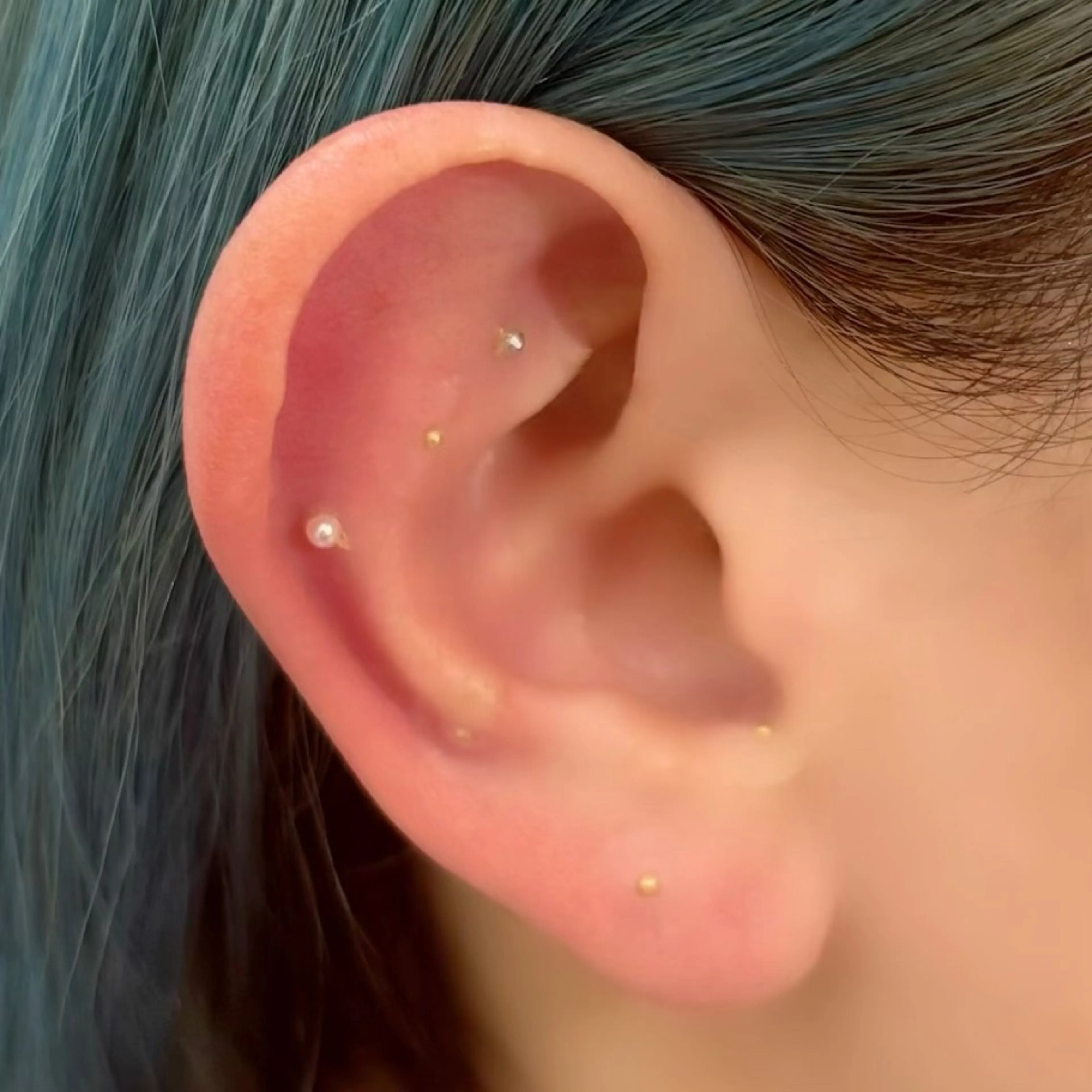 【SNSで話題耳つぼジュエリー！】ミニモ限定！スタンダードプラン片耳3粒計6粒～の写真