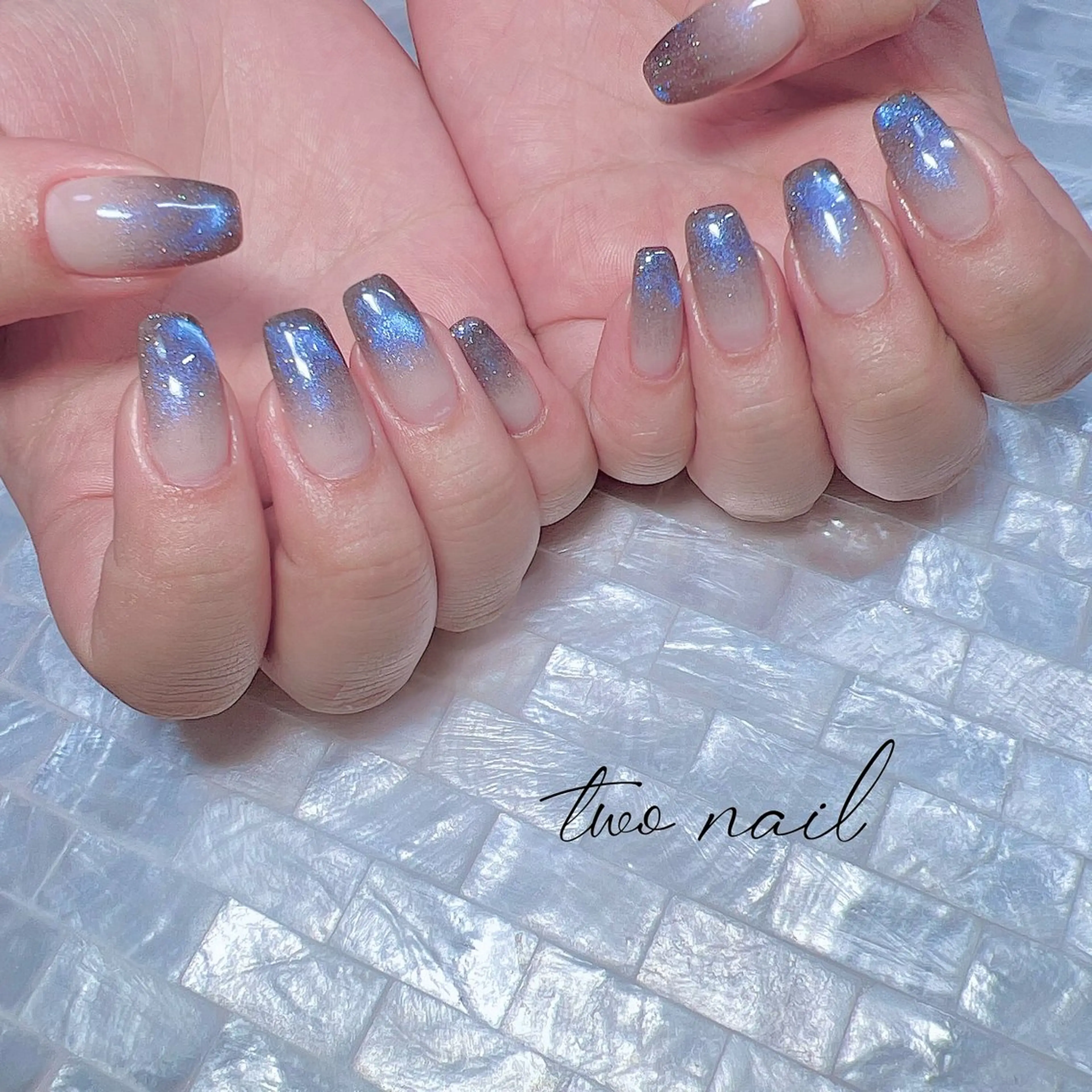 ネイル キラキラネイル マグネットネイル ネイルチップ ホワイト ハンドネイル two nailのネイルデザイン