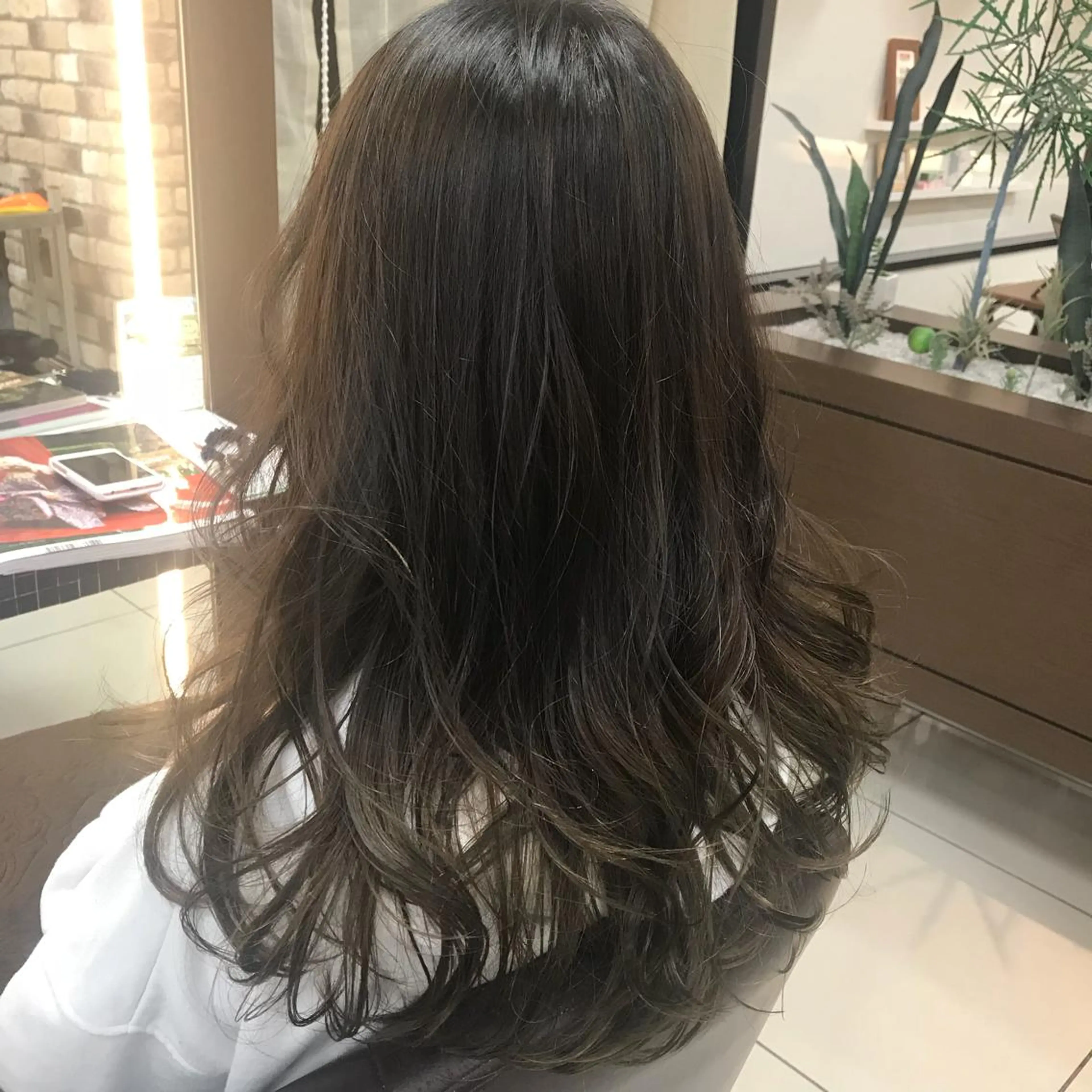 ロング カラー 馴染ませNo.1🧃 エクステ・アレンジのヘアスタイル