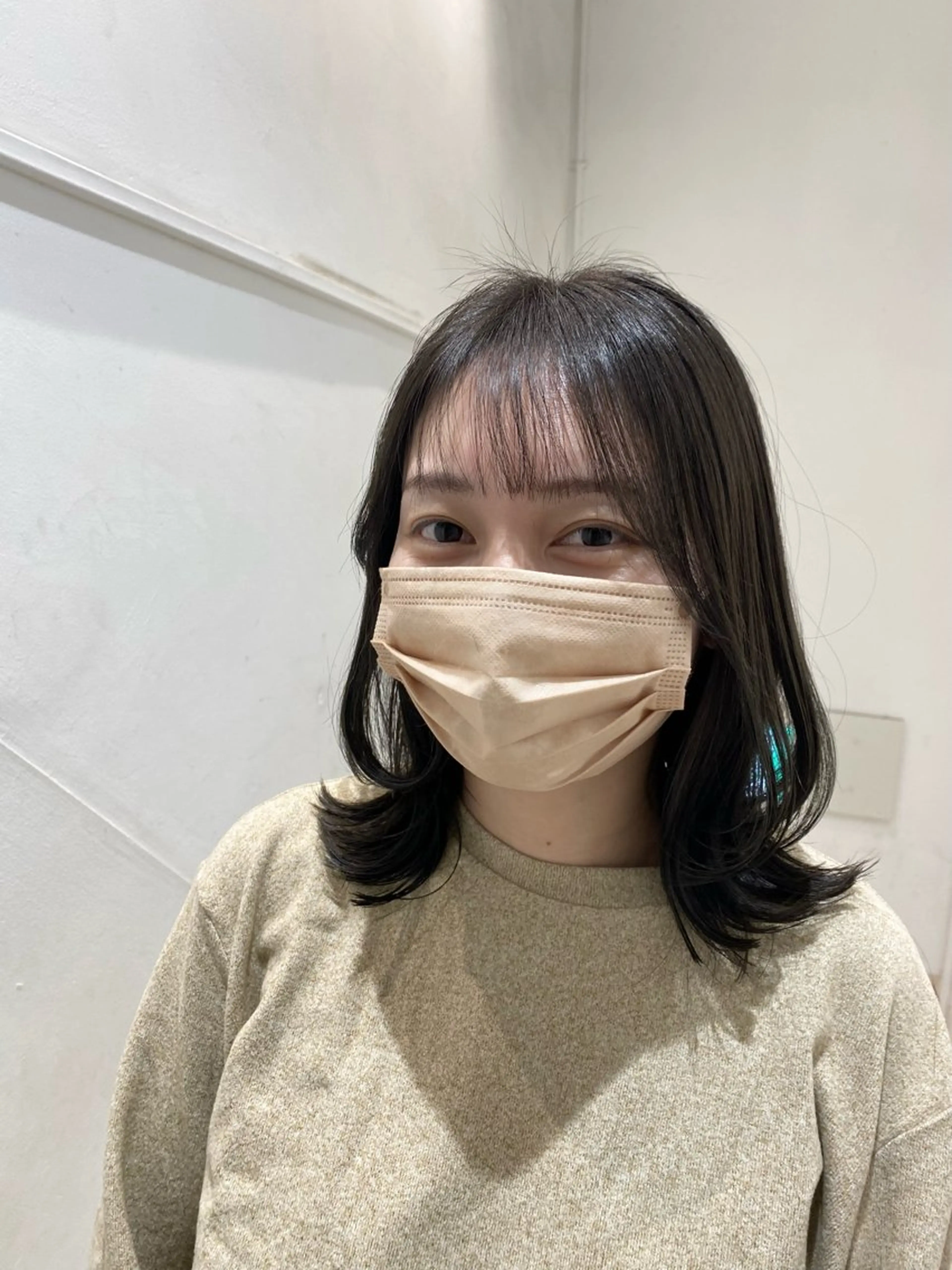 セミロング くびれヘア 伸ばしかけ レイヤーカット ✨くびれスタイル✨️ 戸嶋穂乃香のヘアスタイル