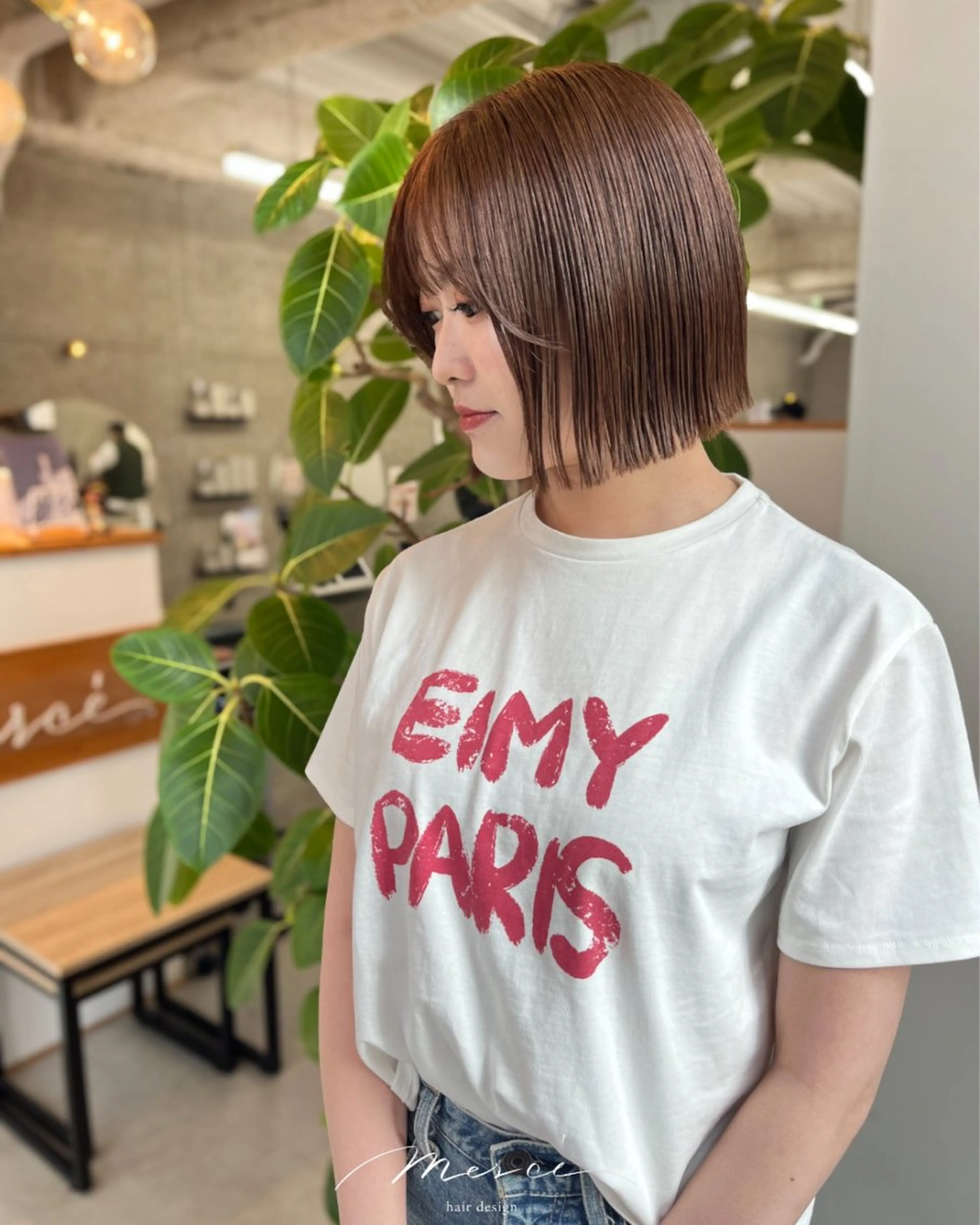 ショート カラー 切りっぱなしボブ ベージュカラー ボブ 外ハネヘア Merci Ayumiのヘアスタイル