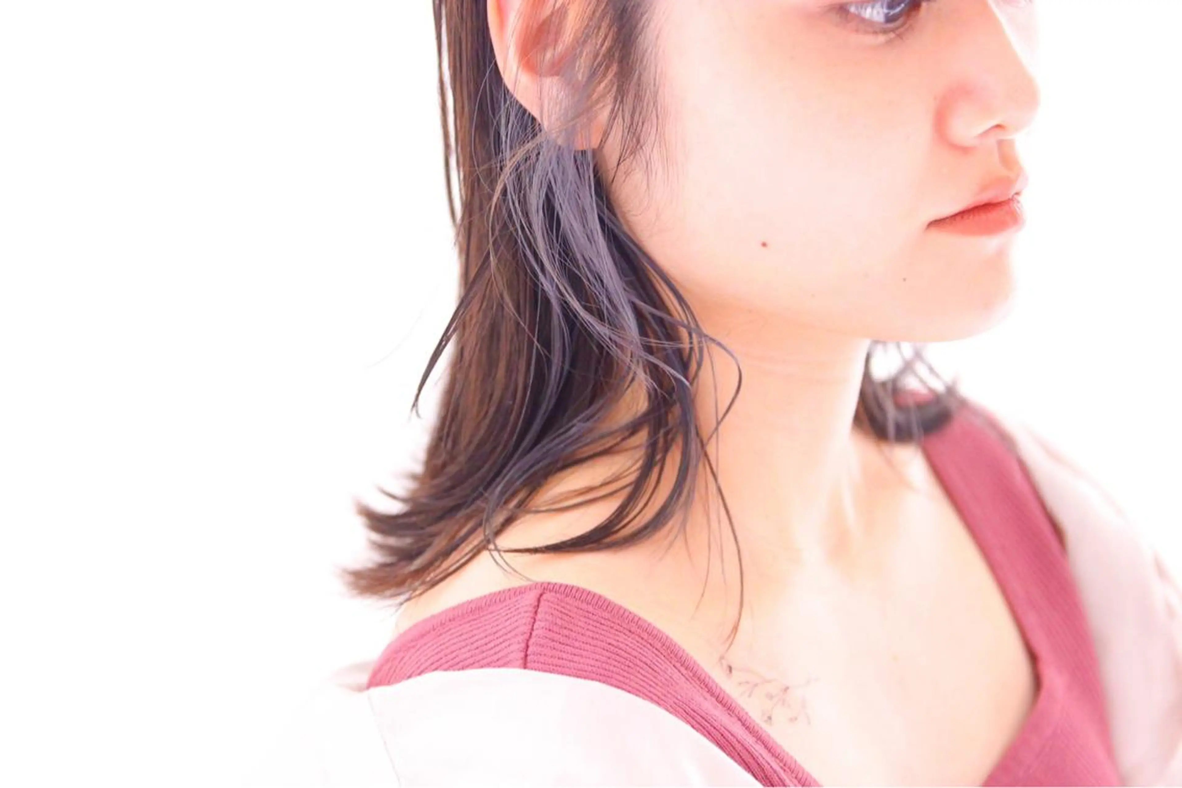 ミディアム カラー ブリーチ イヤリングカラー オタク特化美容師💟 チバコナツのヘアスタイル