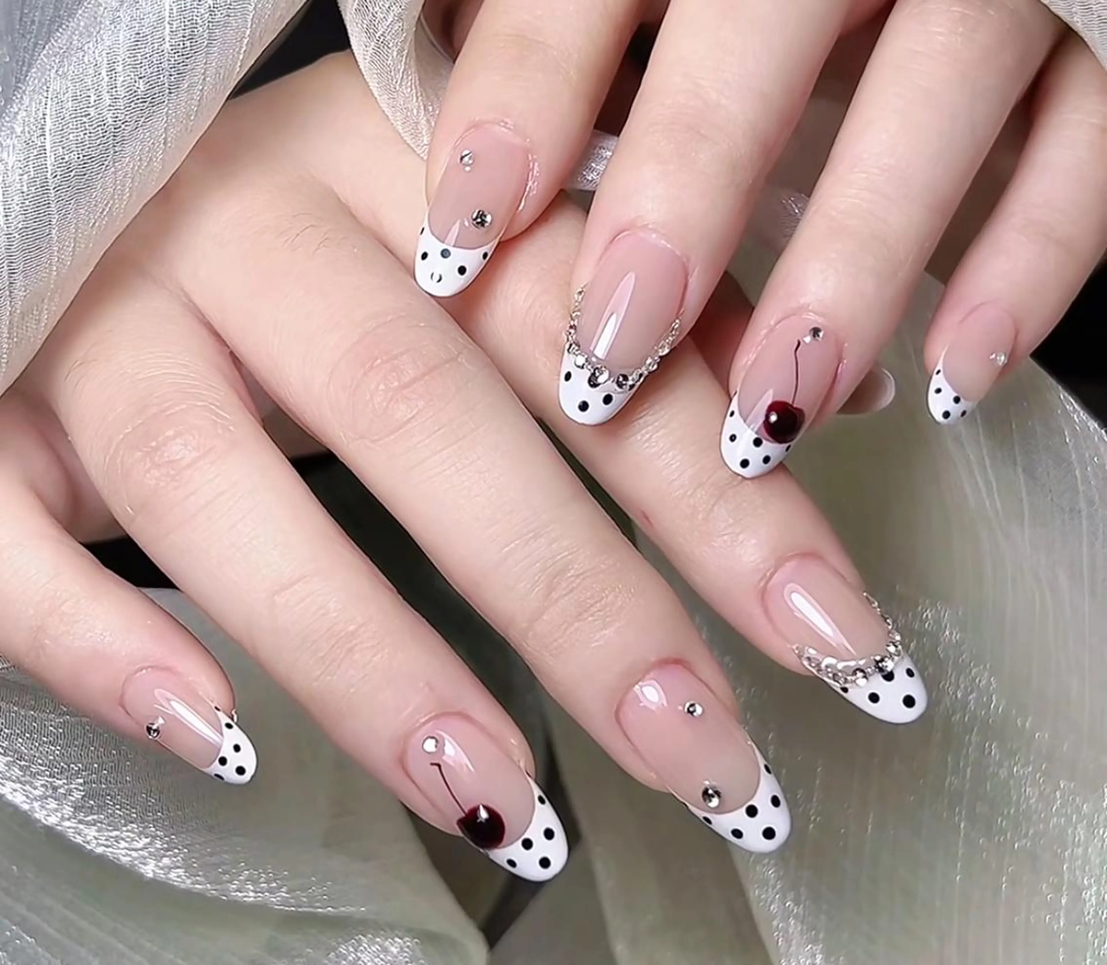 ネイル ハンドネイル エリ🫧 nail池袋東口のネイルデザイン