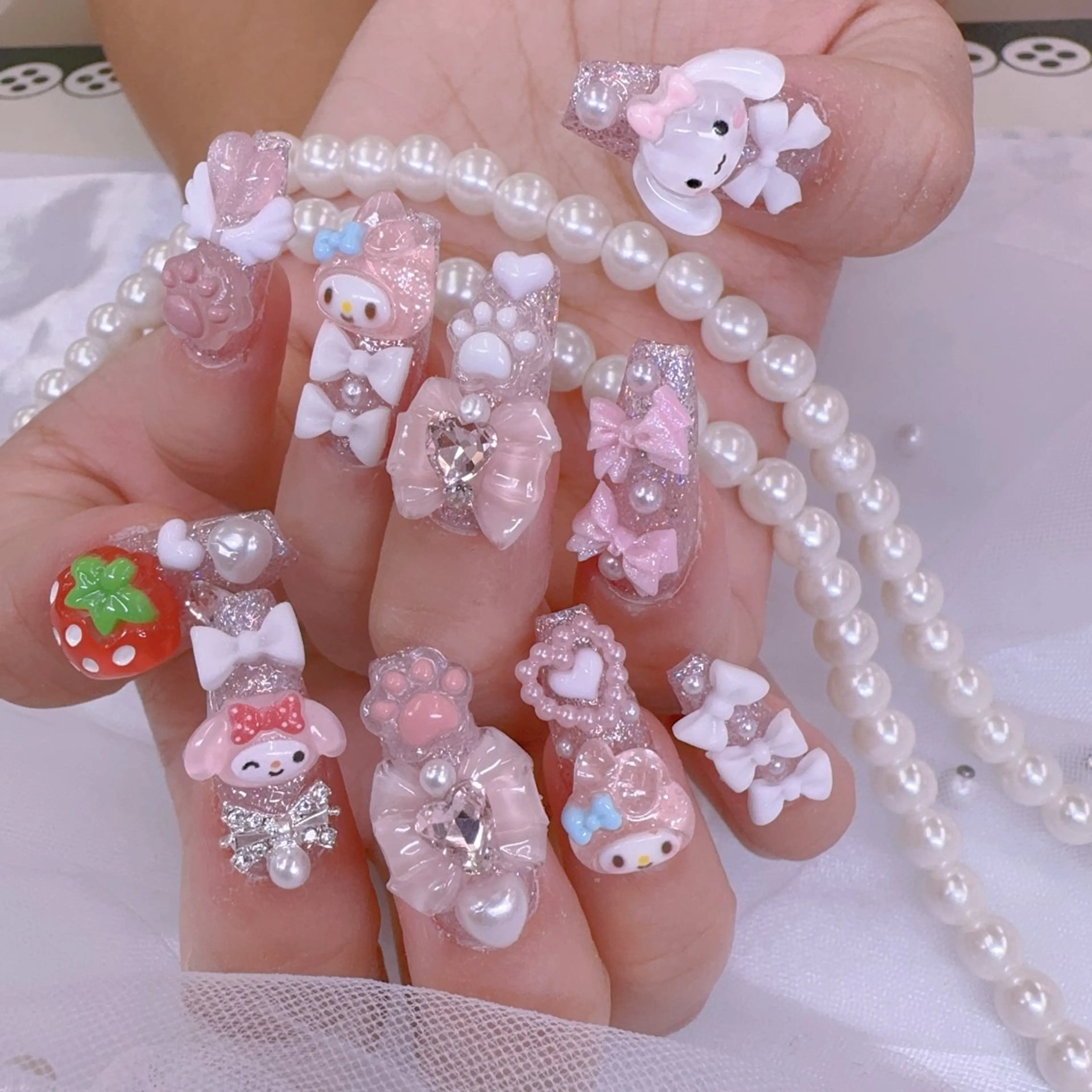 ネイル UMI ネイルサロン新宿🎀のネイルデザイン