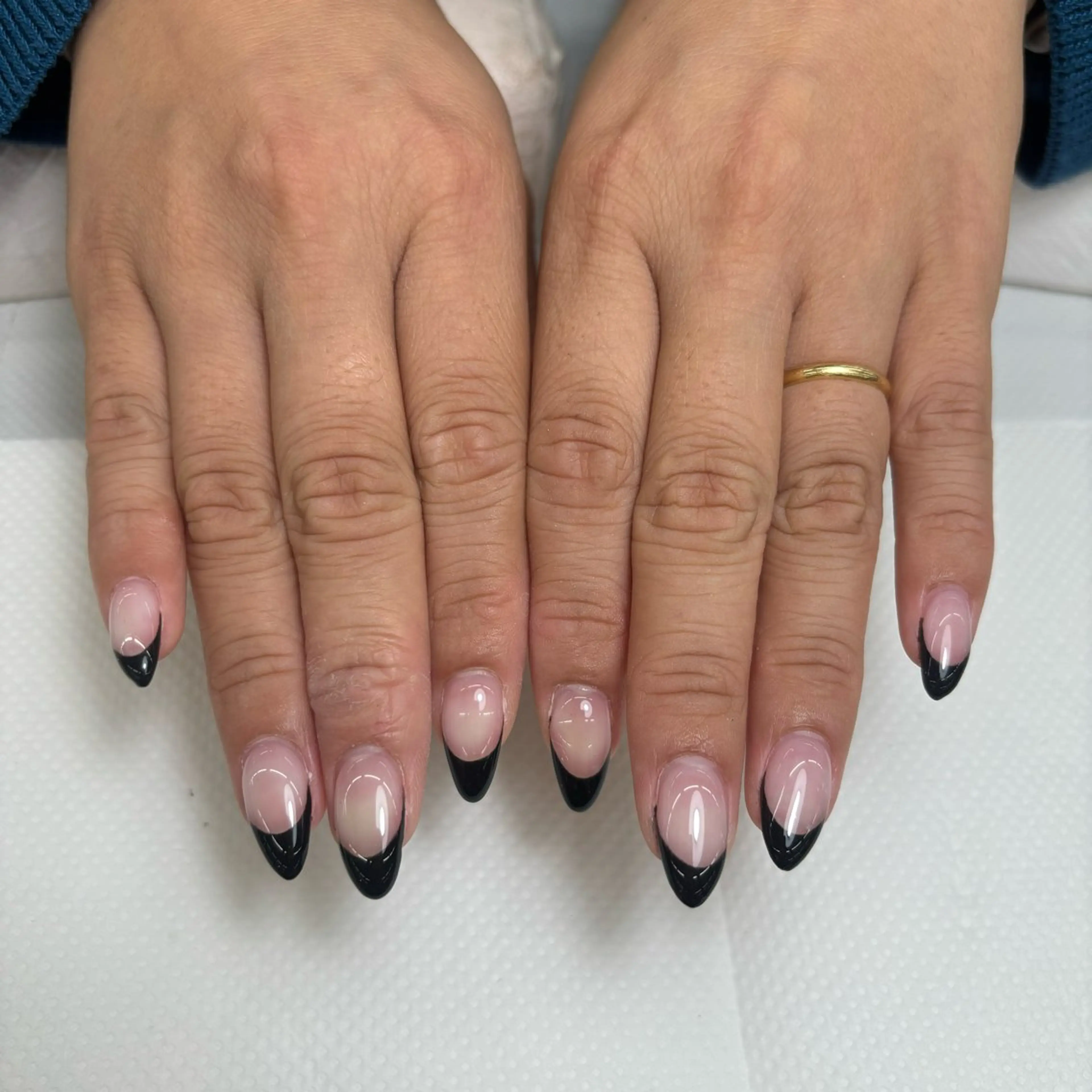 ネイル フレンチネイル 【MAXKELLY】 KOBIKI🐾のネイルデザイン