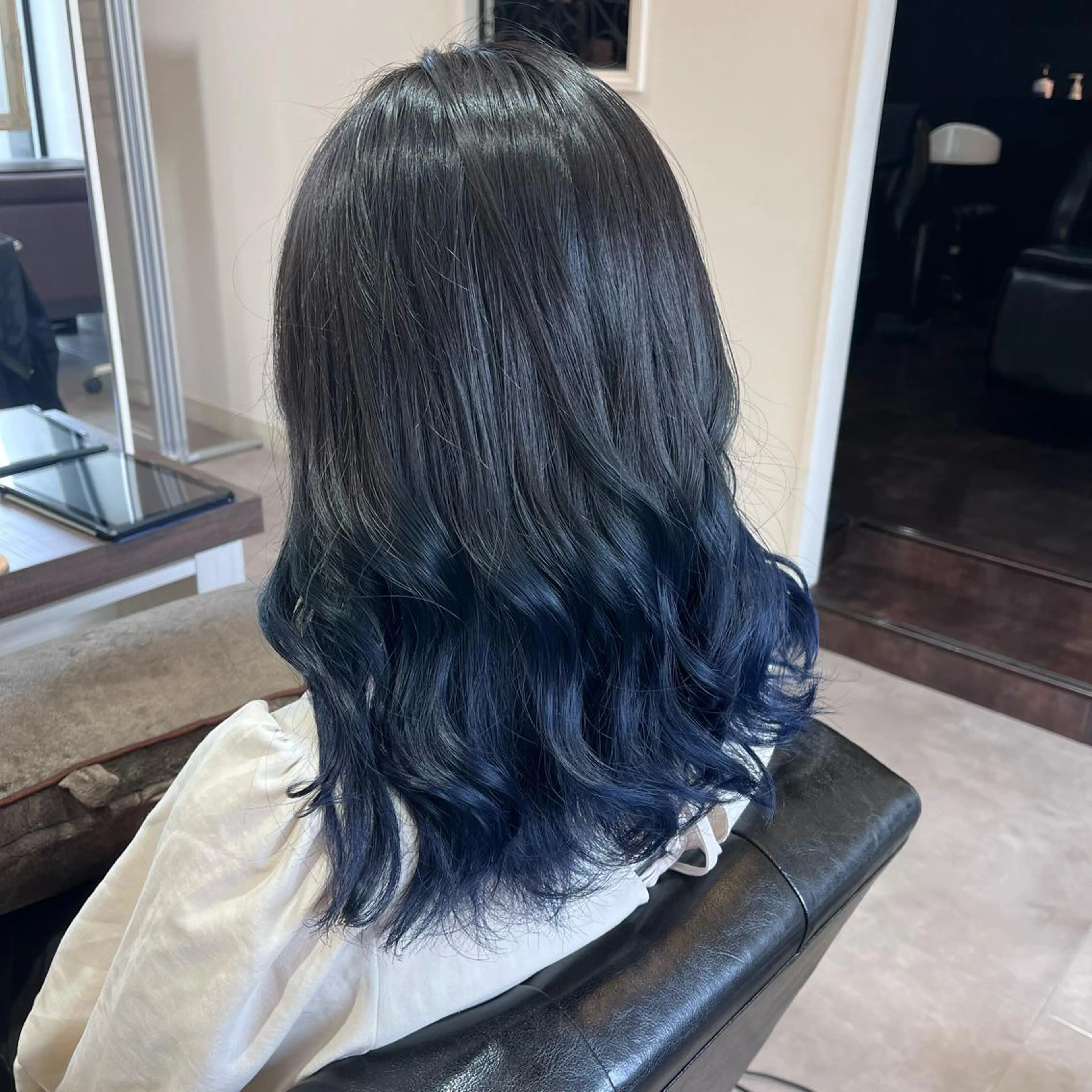 ロング カラー 渡邊 唯のヘアスタイル
