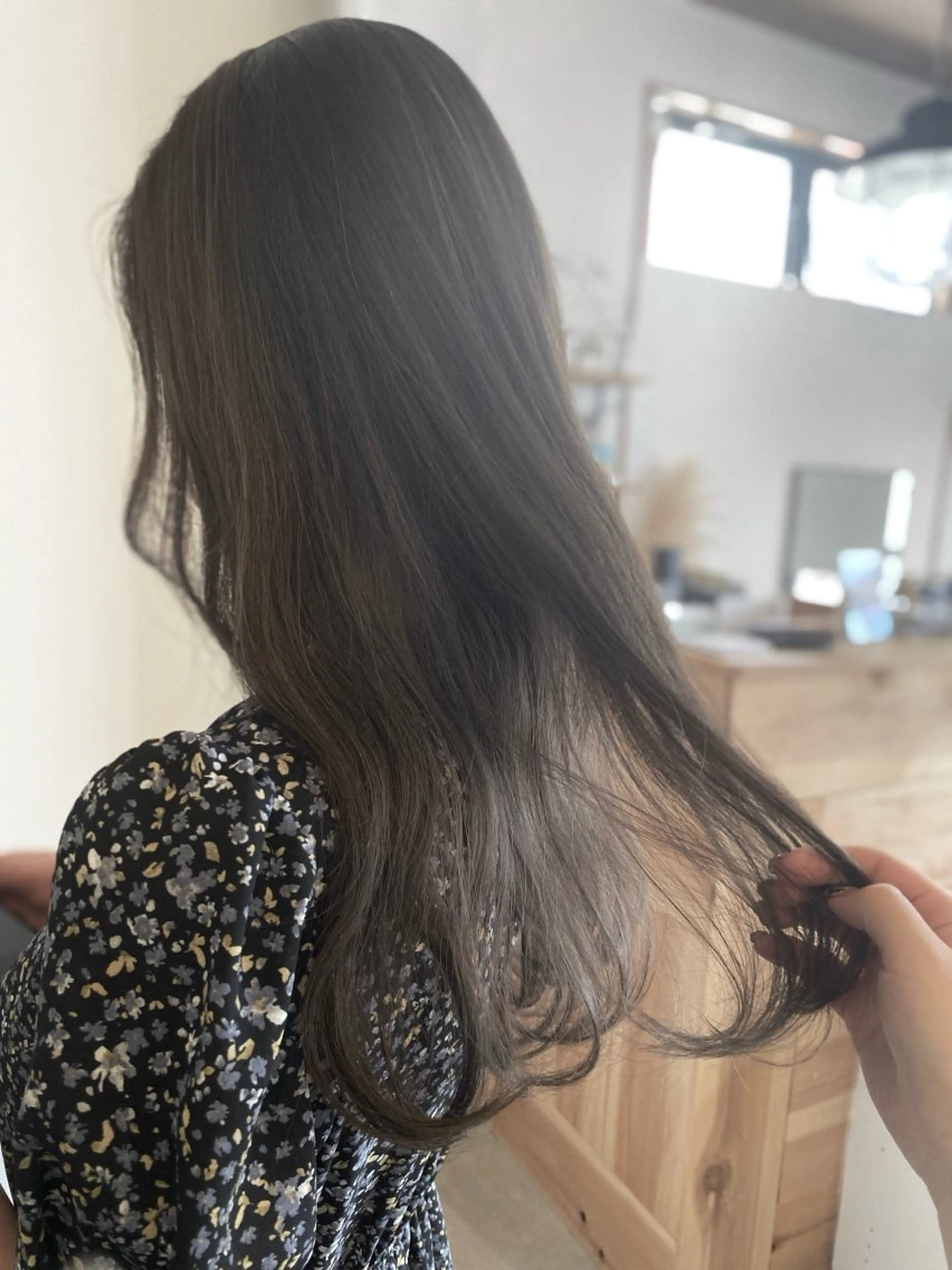 ロング カラー 瀬尾 亜沙美のヘアスタイル