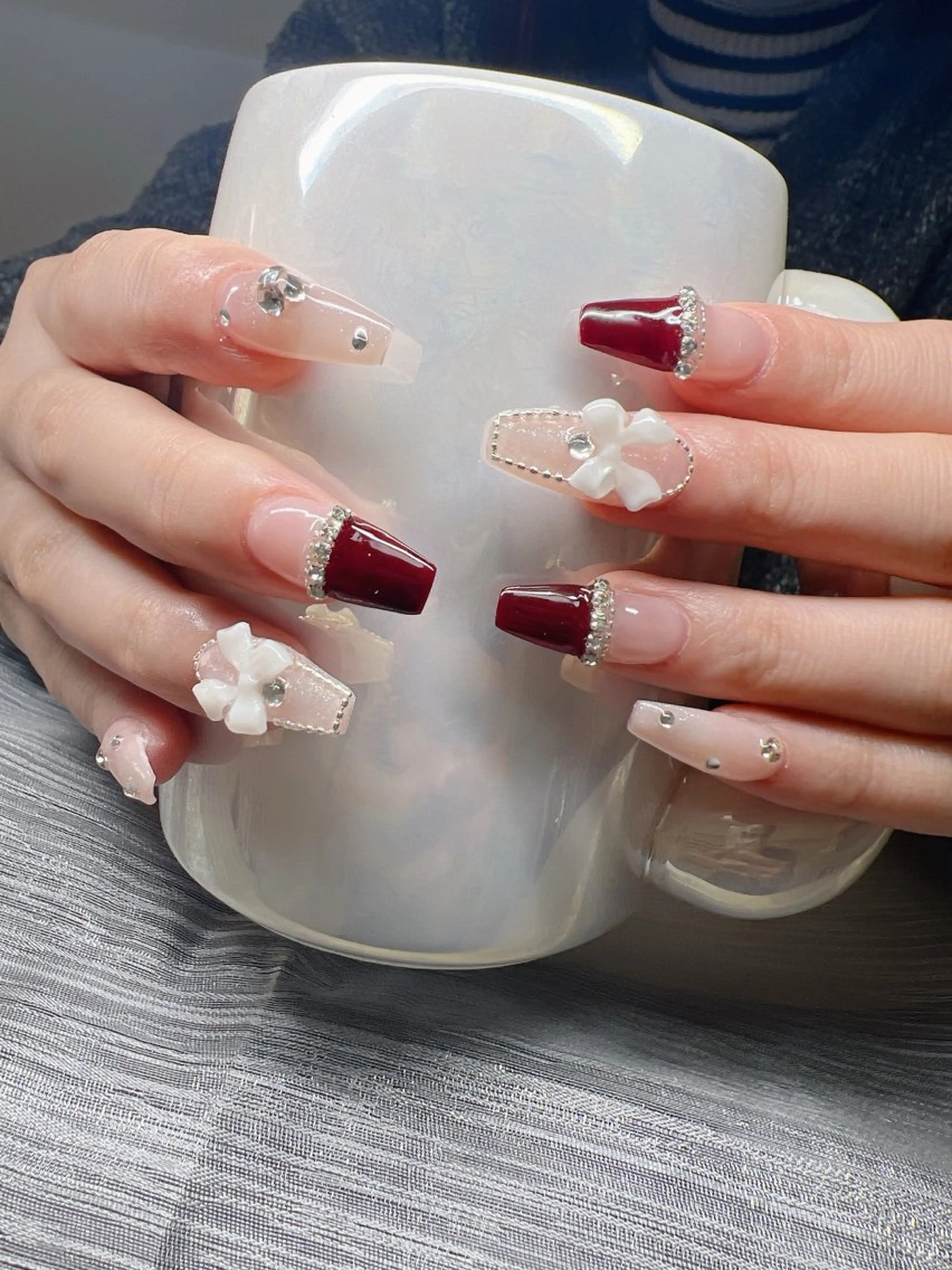 ネイル オーロラネイル チークネイル 長さ出し フットネイル フレンチネイル ハンドネイル Lee Nailsのネイルデザイン