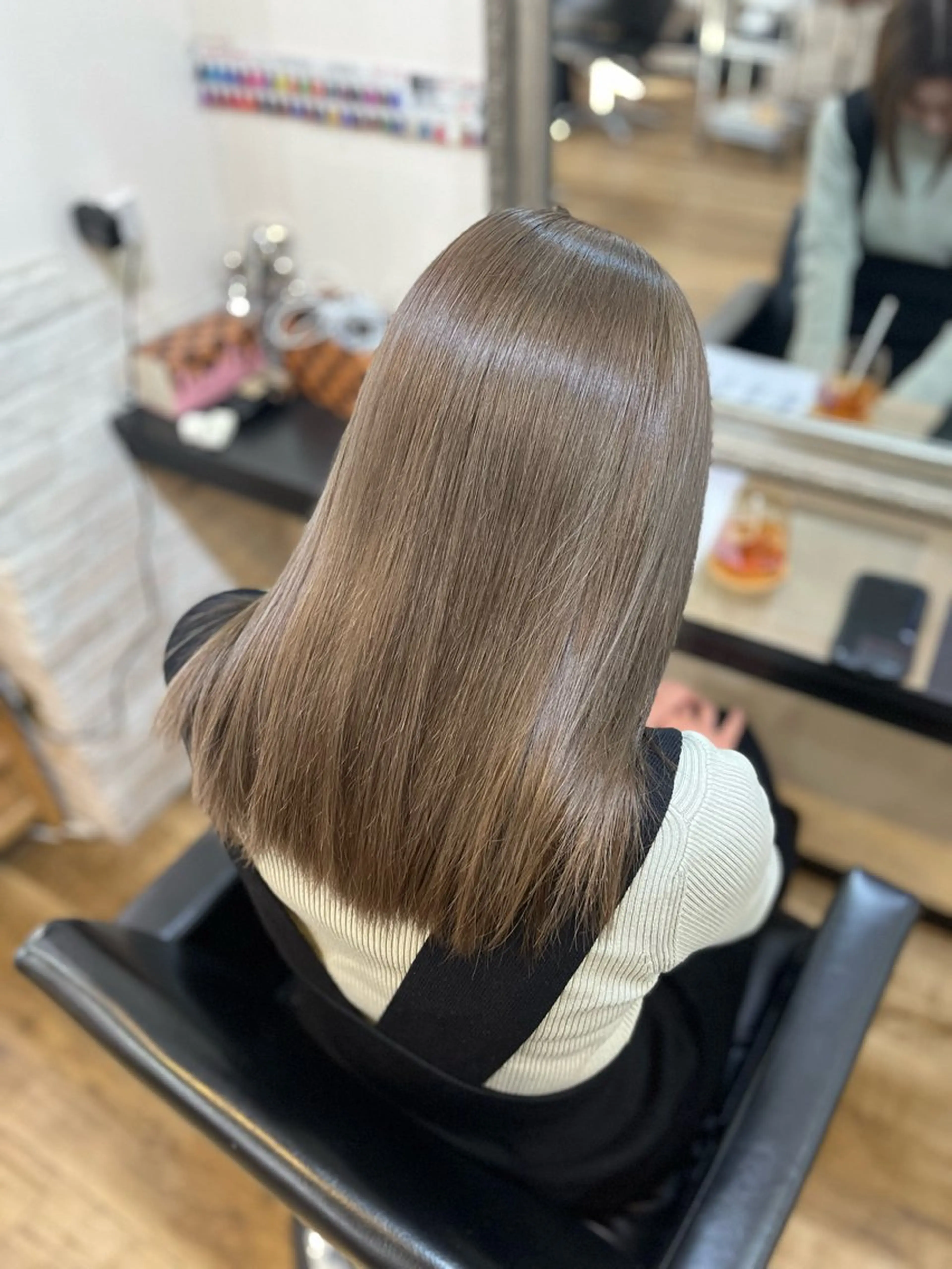 セミロング カラー ヘアアレンジ ブリーチ グレージュ ヘアカラー きむえり/髪質改善 /うねり広がり改善のヘアスタイル