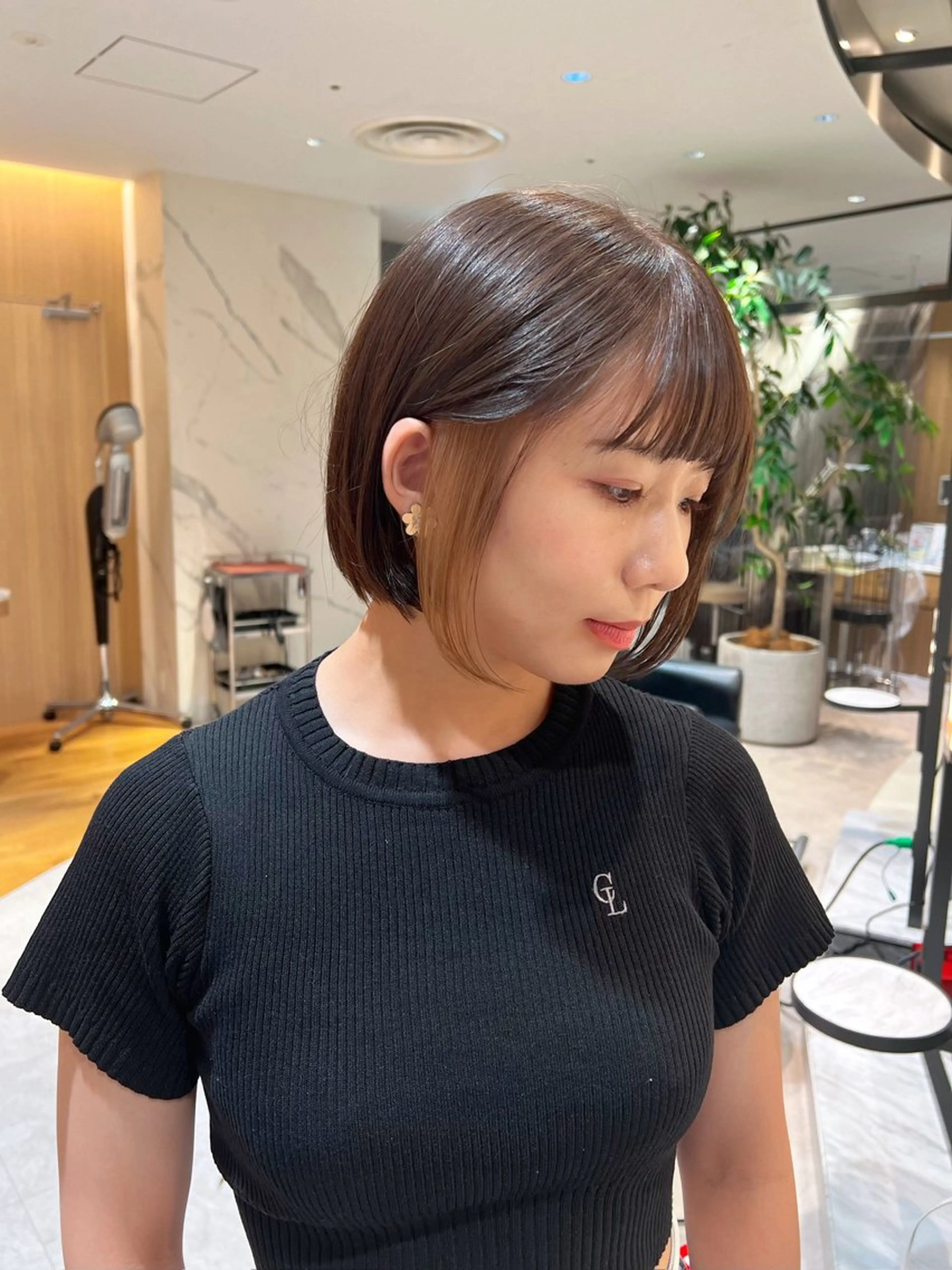 ショート カラー インナーカラー ボブ 海外レイヤー/ 梅田美容室のヘアスタイル