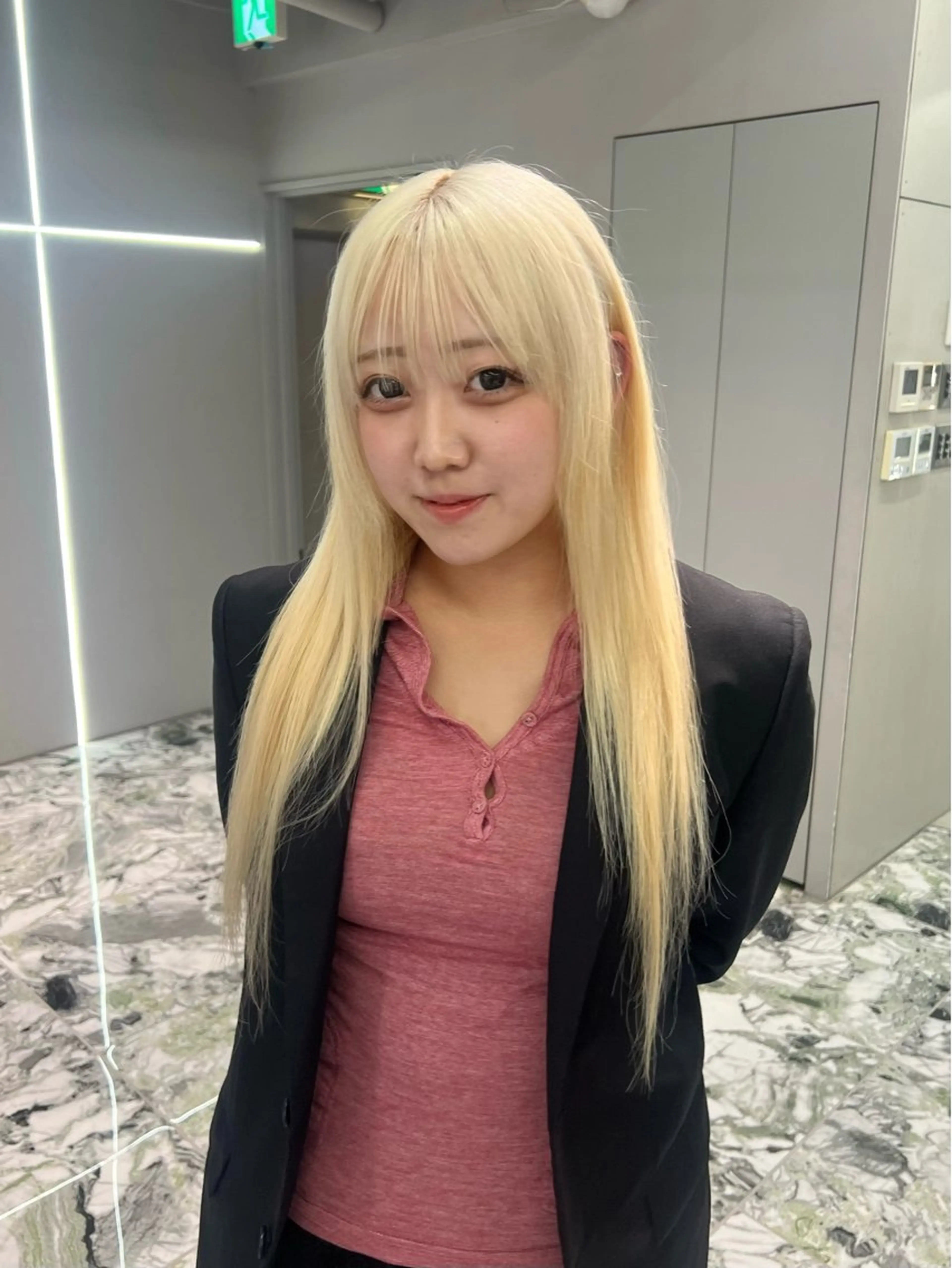 カラー ブロンド ホワイトブロンド GEM/ hinanaのヘアスタイル