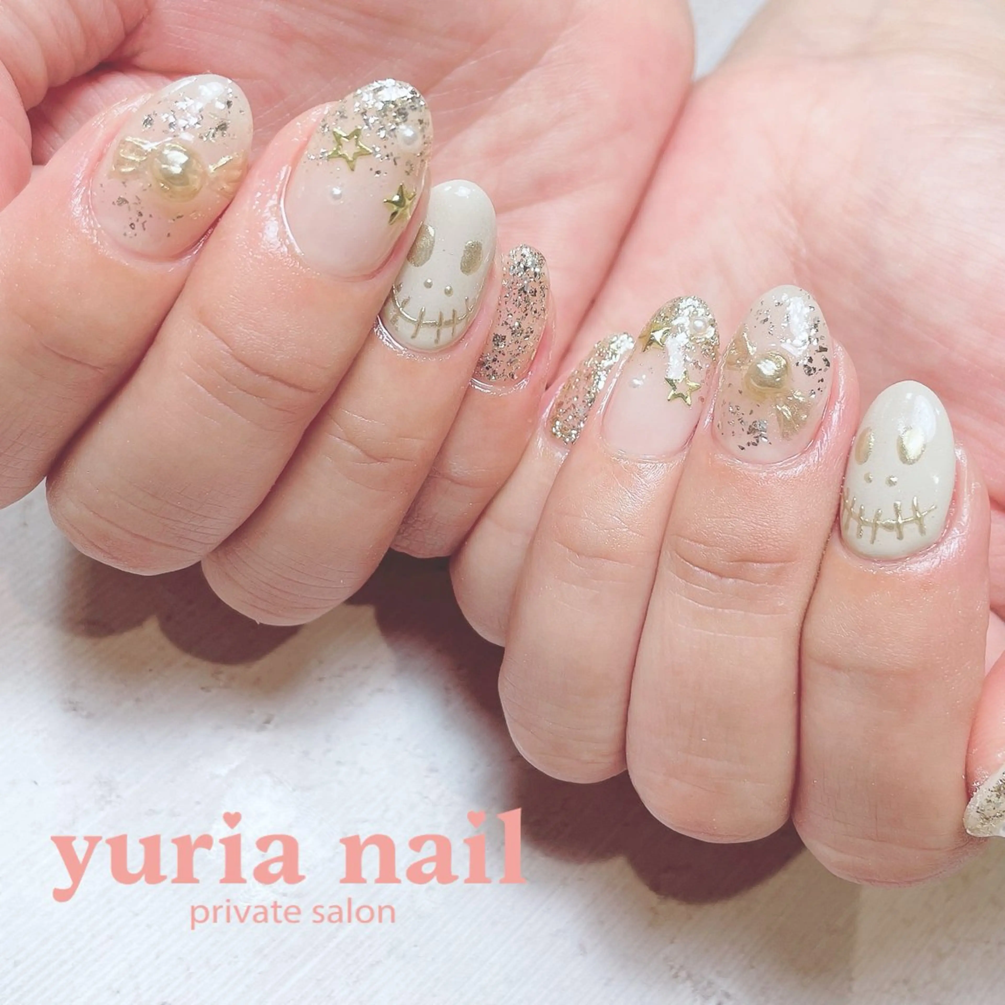 ネイル ジェルネイル ゴールド ハロウィン ホワイト ハンドネイル 小林 ゆりあのネイルデザイン