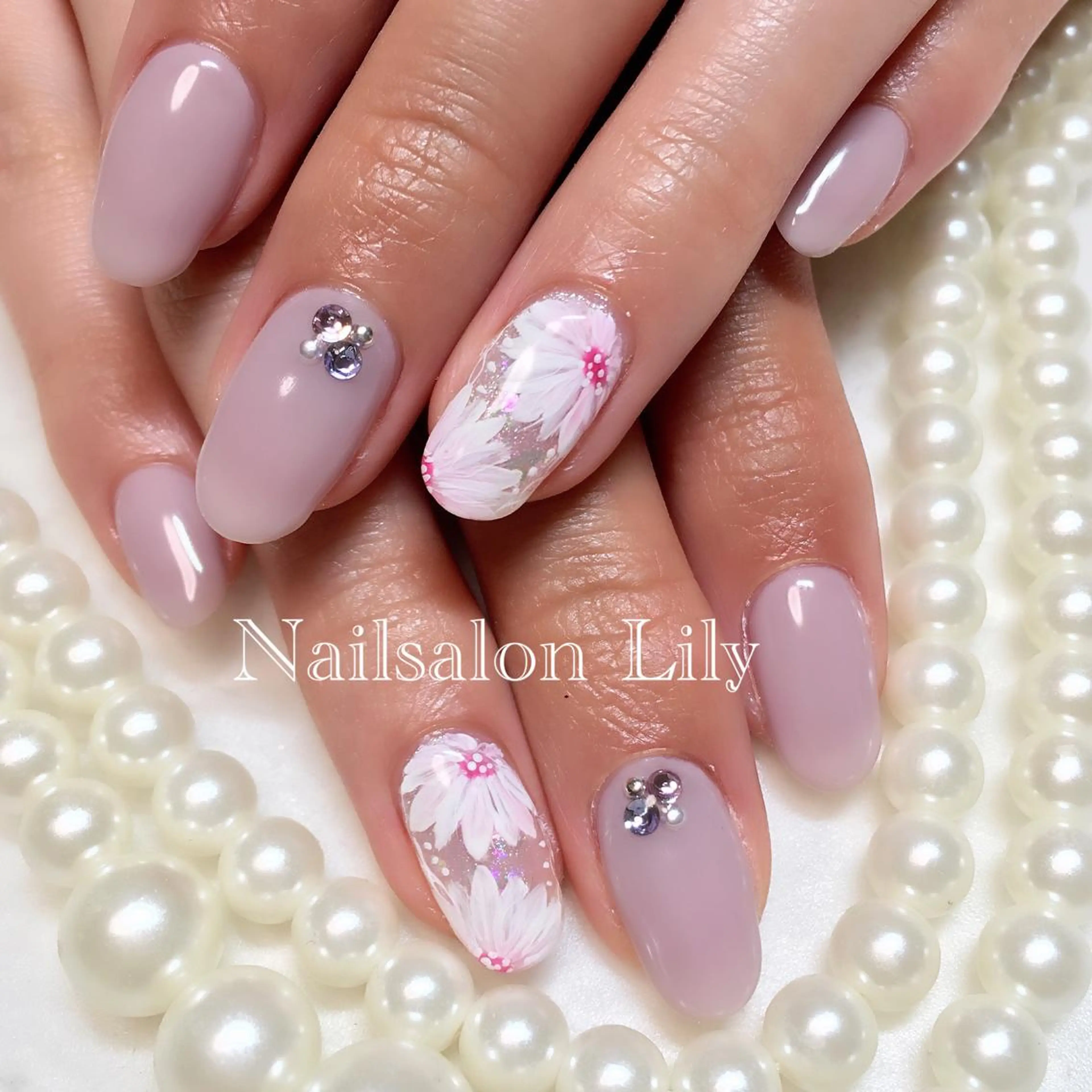 ネイル フラワーネイル Lily*nail 🌻Mii🌻のネイルデザイン
