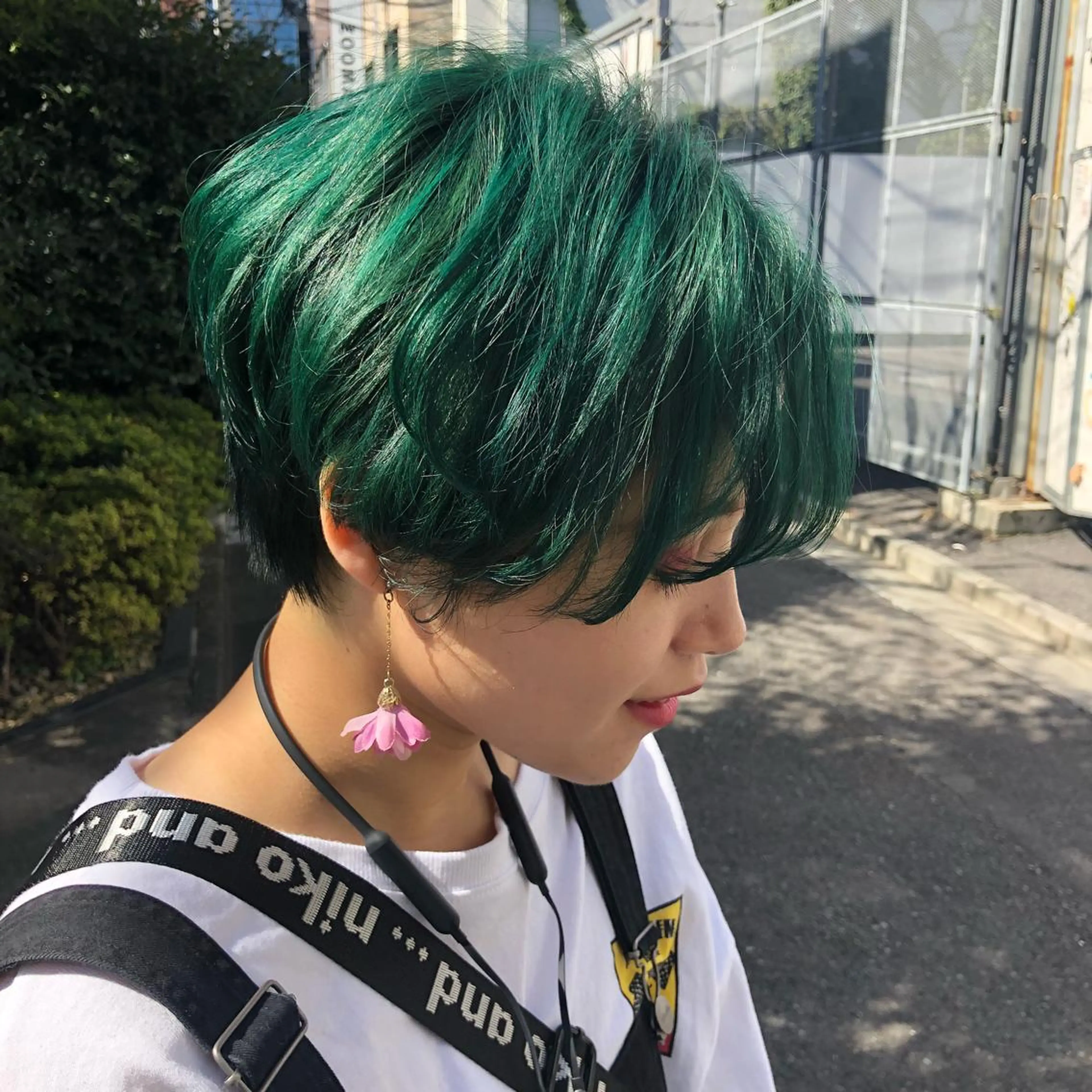 ショート カラー ブリーチ 前濱 ノゾミのヘアスタイル