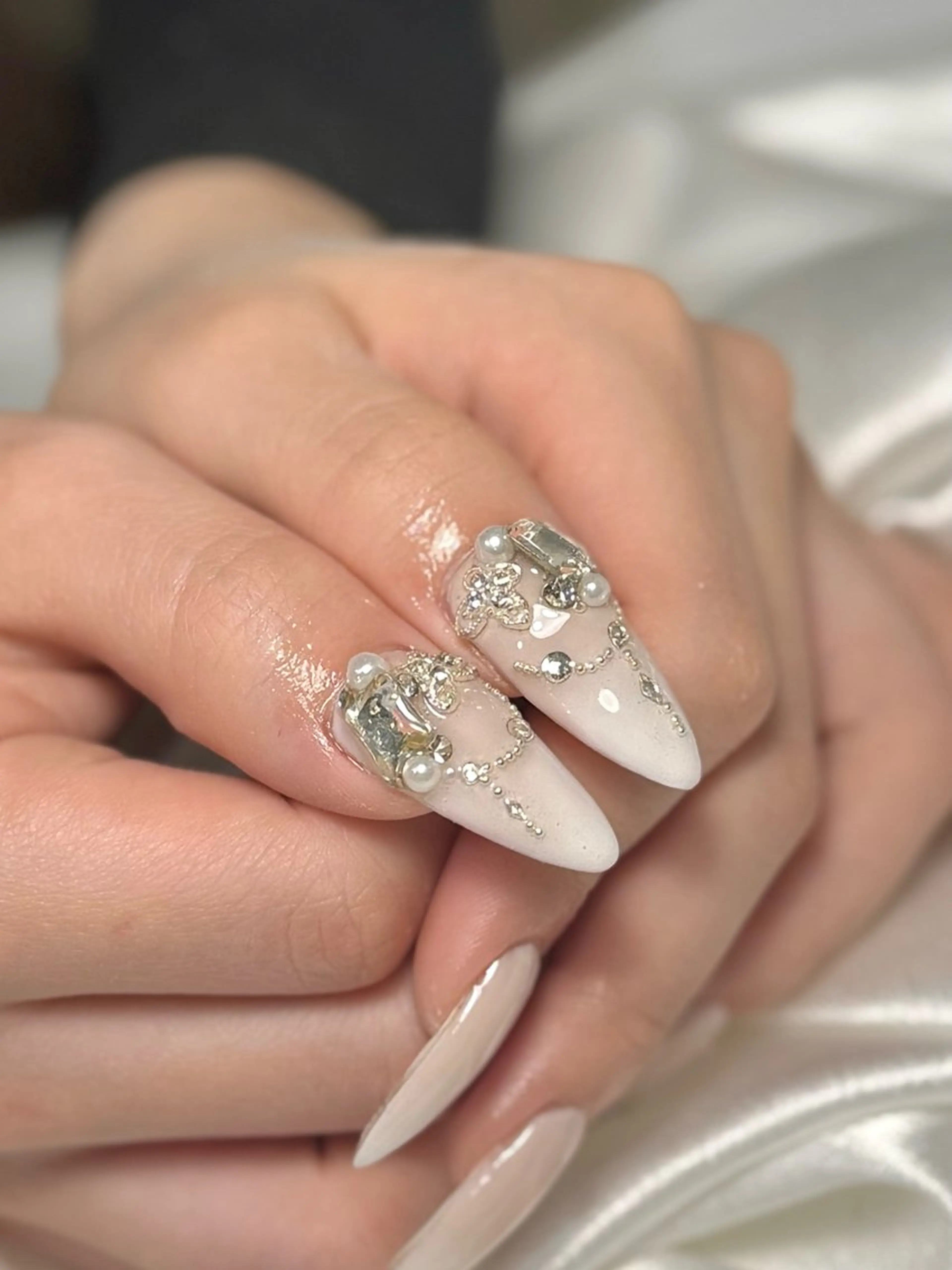 ネイル ハンドネイル ルシイ🎀新宿長さ 出しパーツ専門店のネイルデザイン