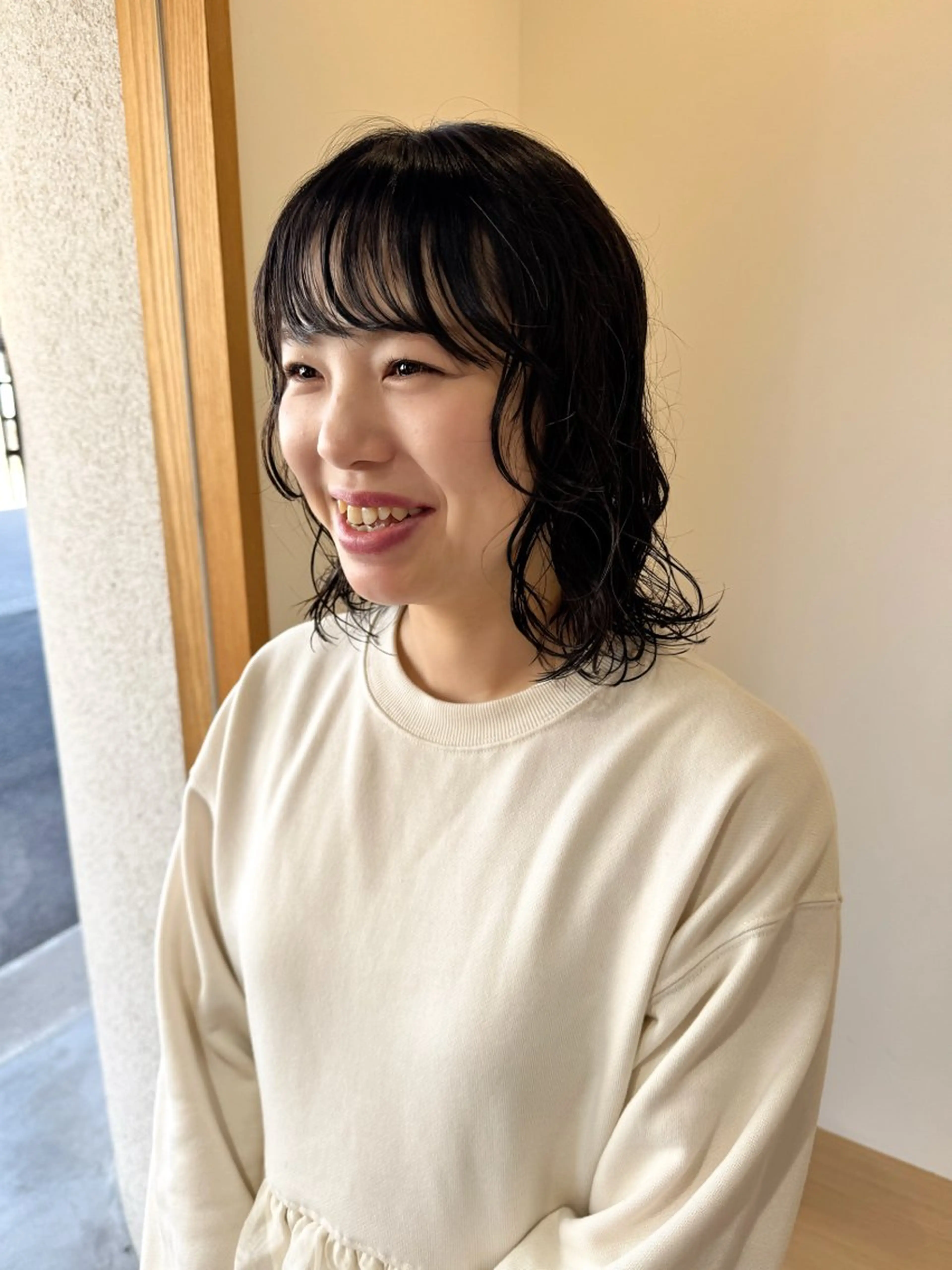 ミディアム ミディアムパーマ 顔周りカット D.c.t eikoのヘアスタイル