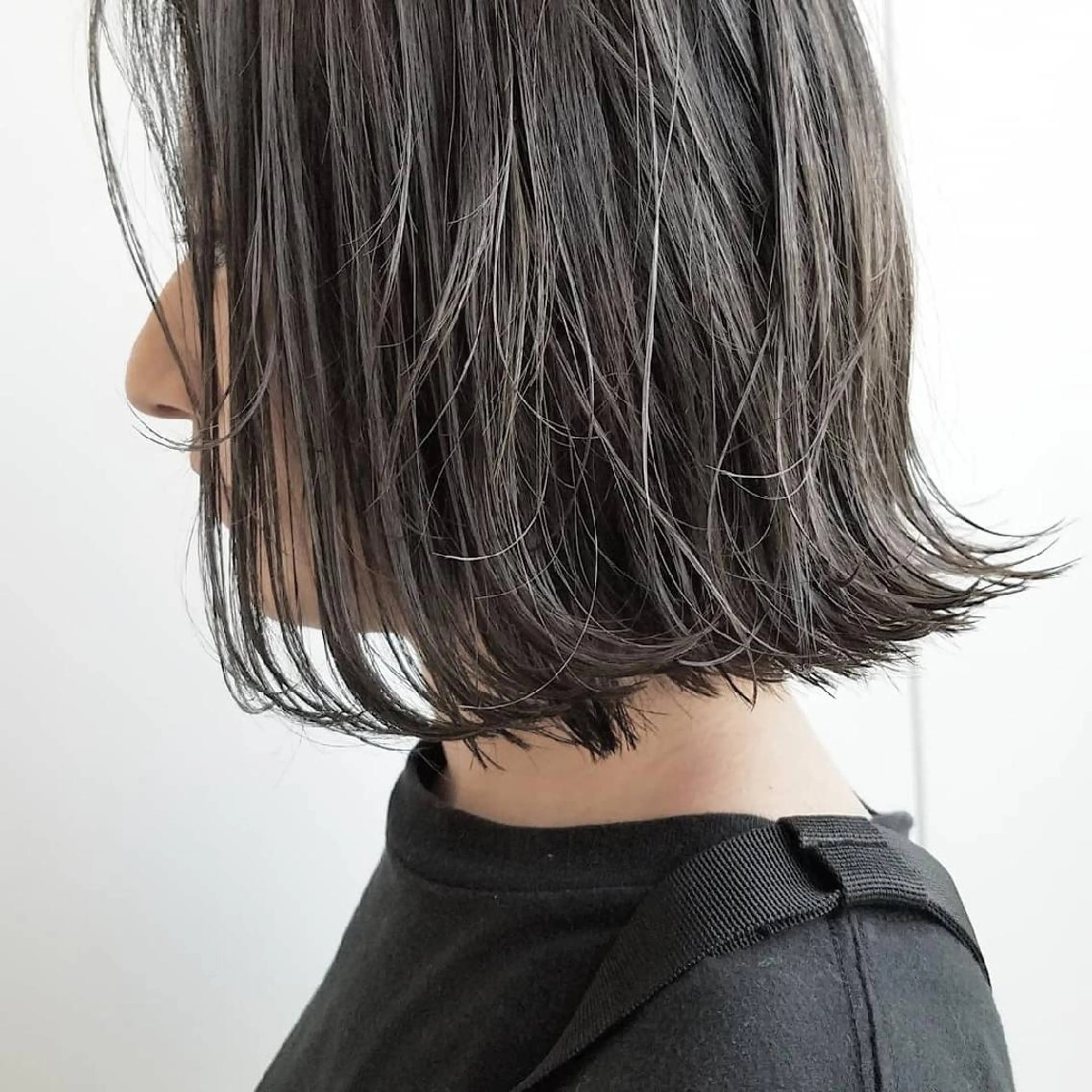ミディアム カラー ヘアアレンジ パーマ ネイル グレージュ ハイライトカラー ハイライト iplus まつげ、眉毛、耳つぼのマツエク・マツパデザイン
