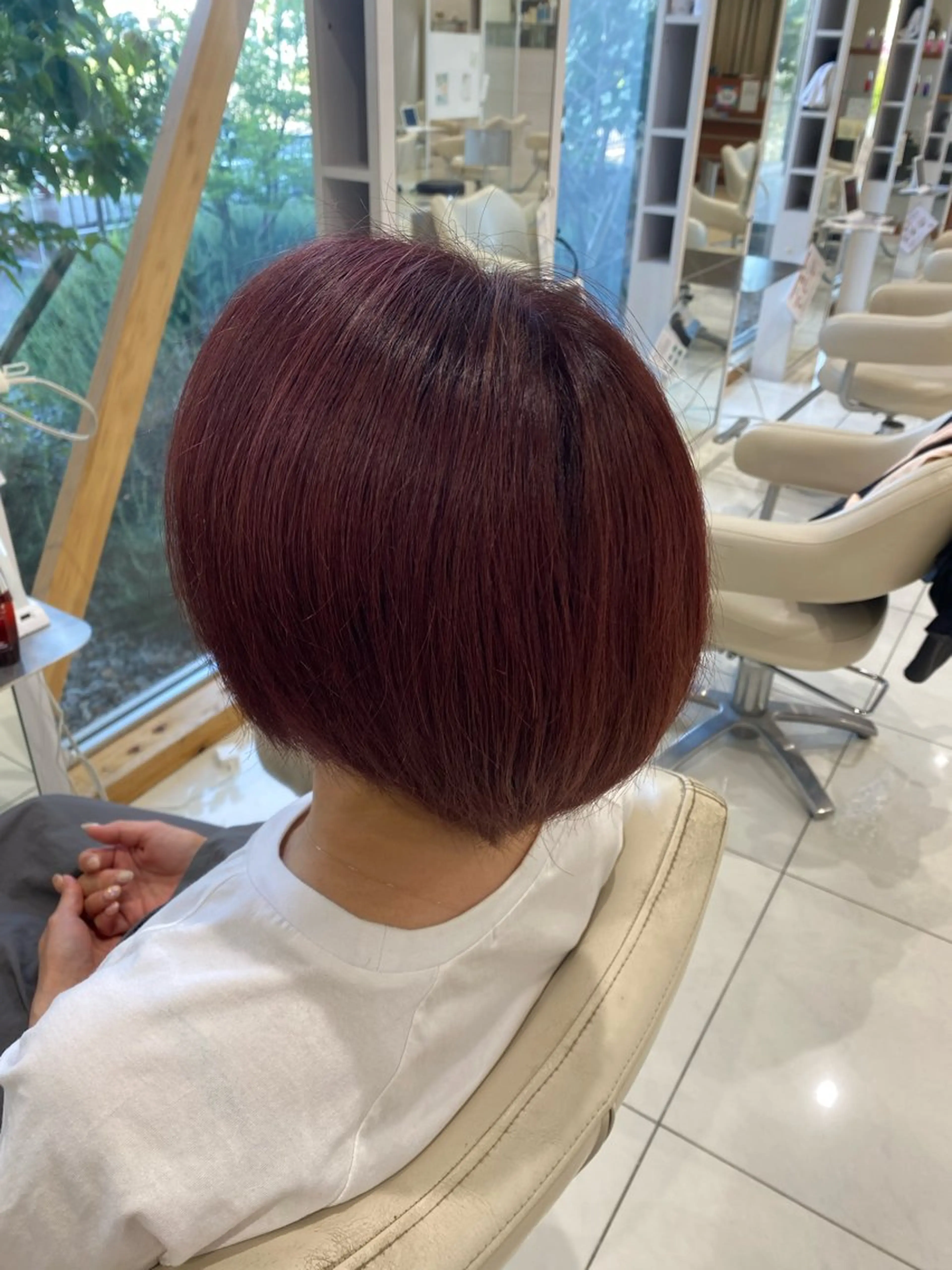 ショート カラー 中山 愛美莉のヘアスタイル