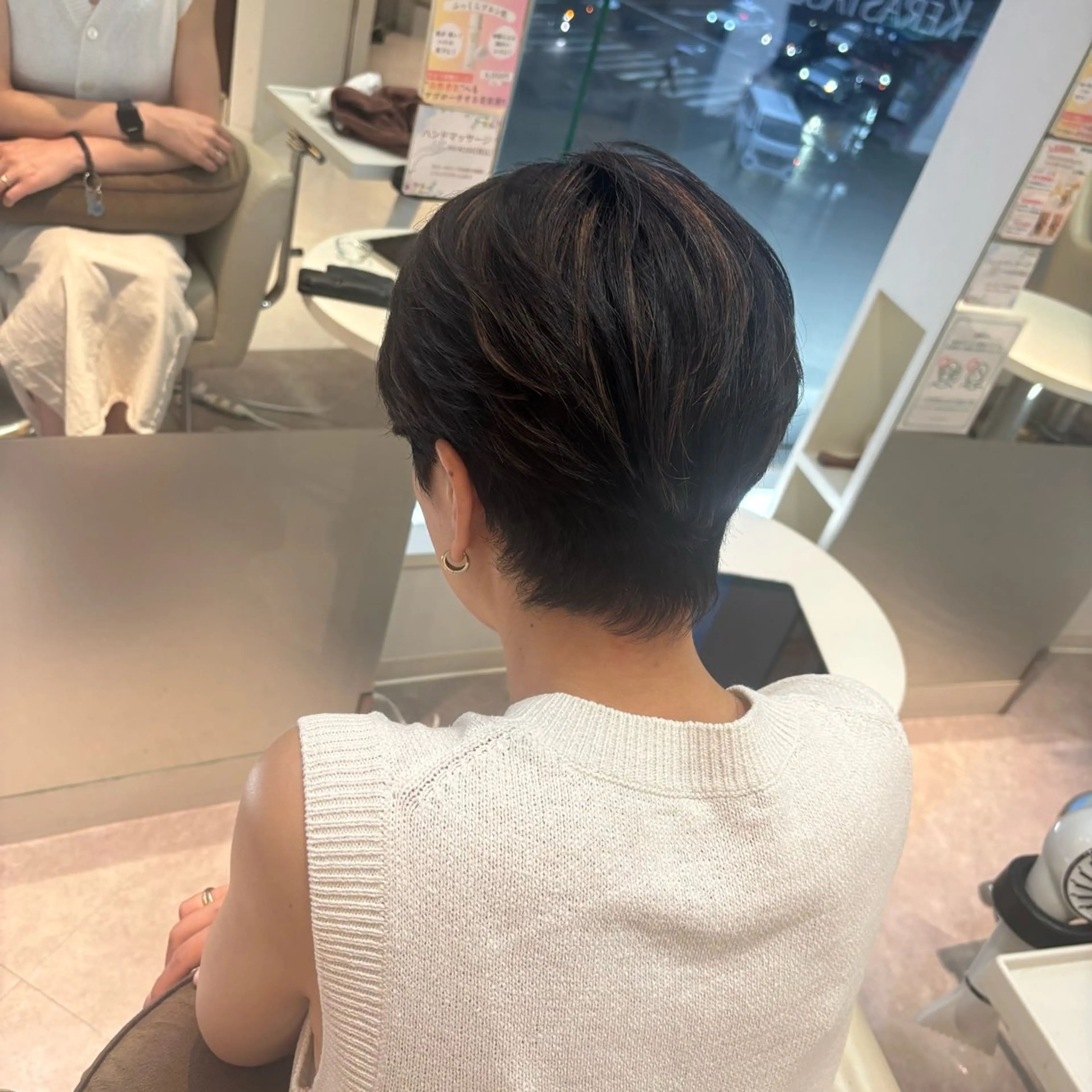 カラー レナークアリア 武田明花音のヘアスタイル