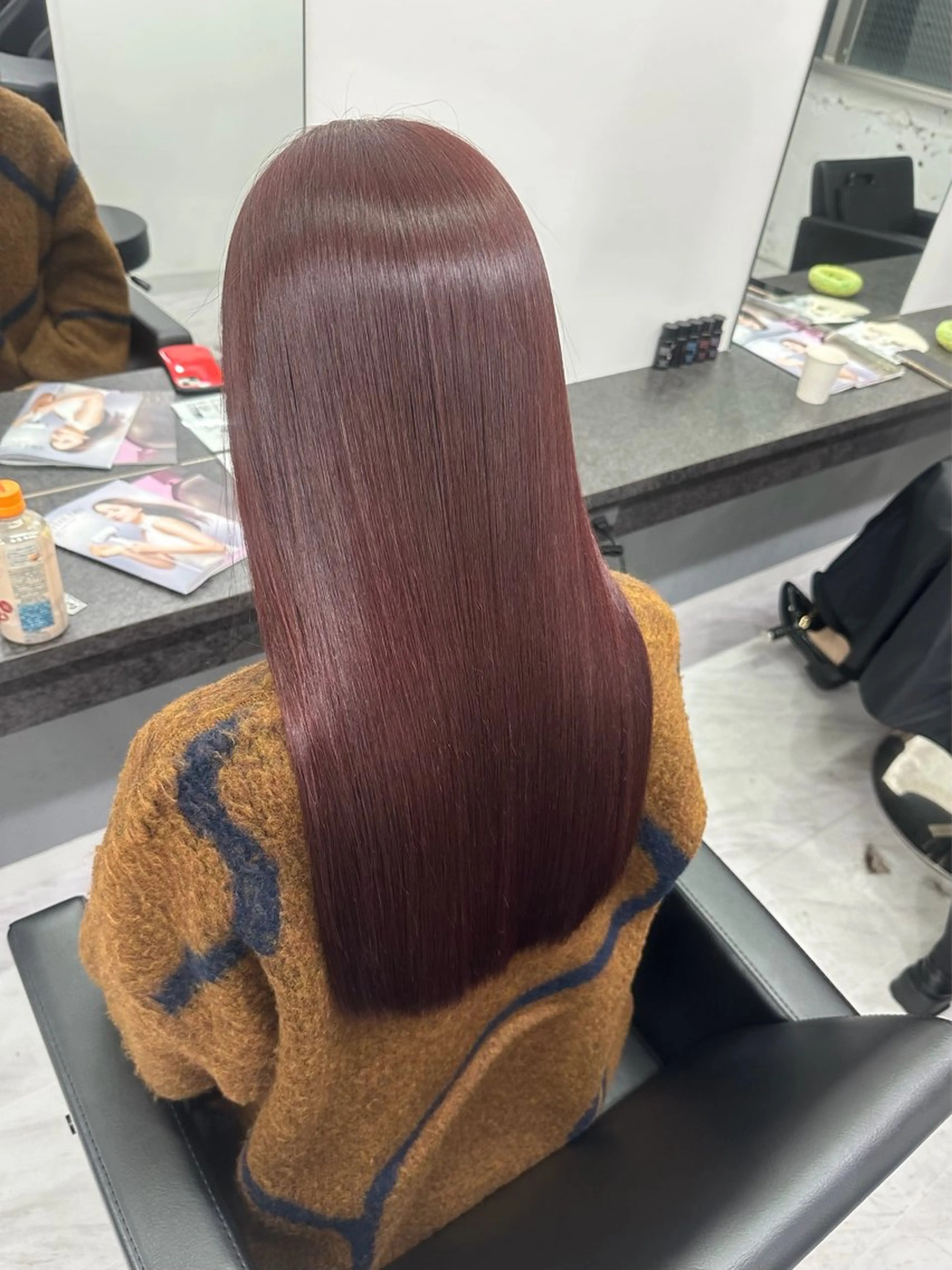 カラー Mi9non あずさのヘアスタイル