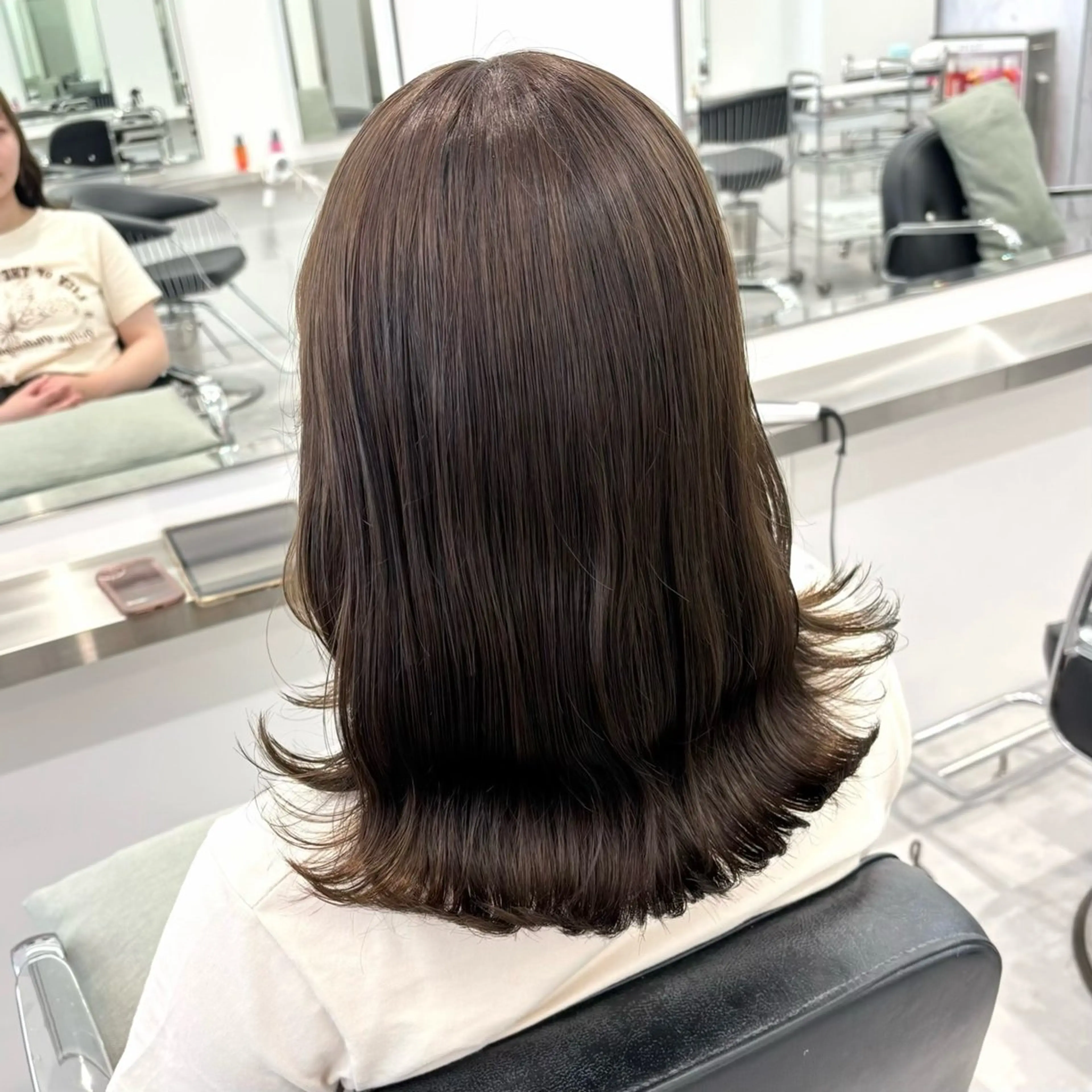 ミディアム カット ヘアカラー トリートメント ParveMix 🪽鳥取彩花のヘアスタイル