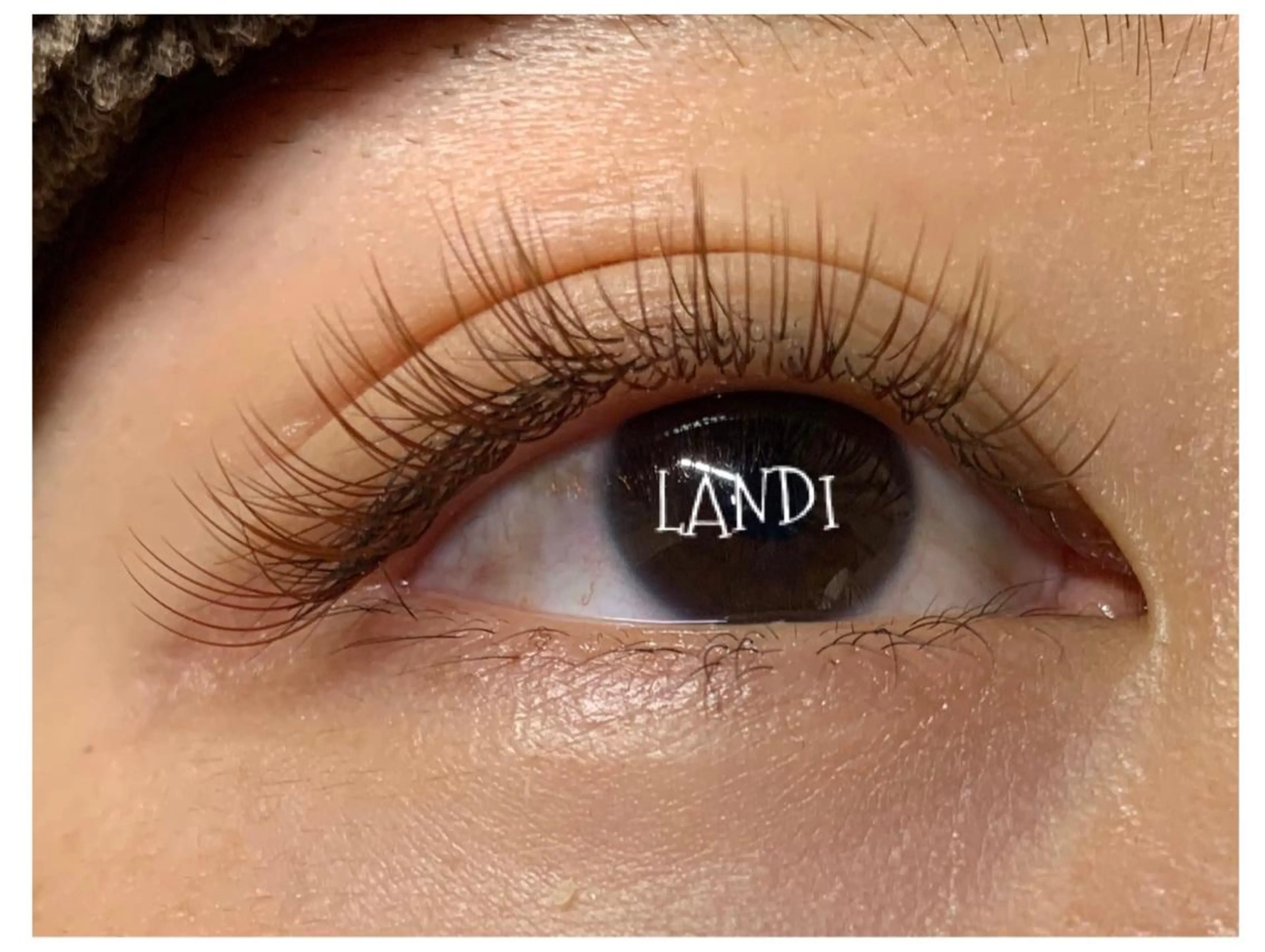 マツエク・マツパ カラーマツエク ナチュラル iolo nakajimaのマツエク・マツパデザイン