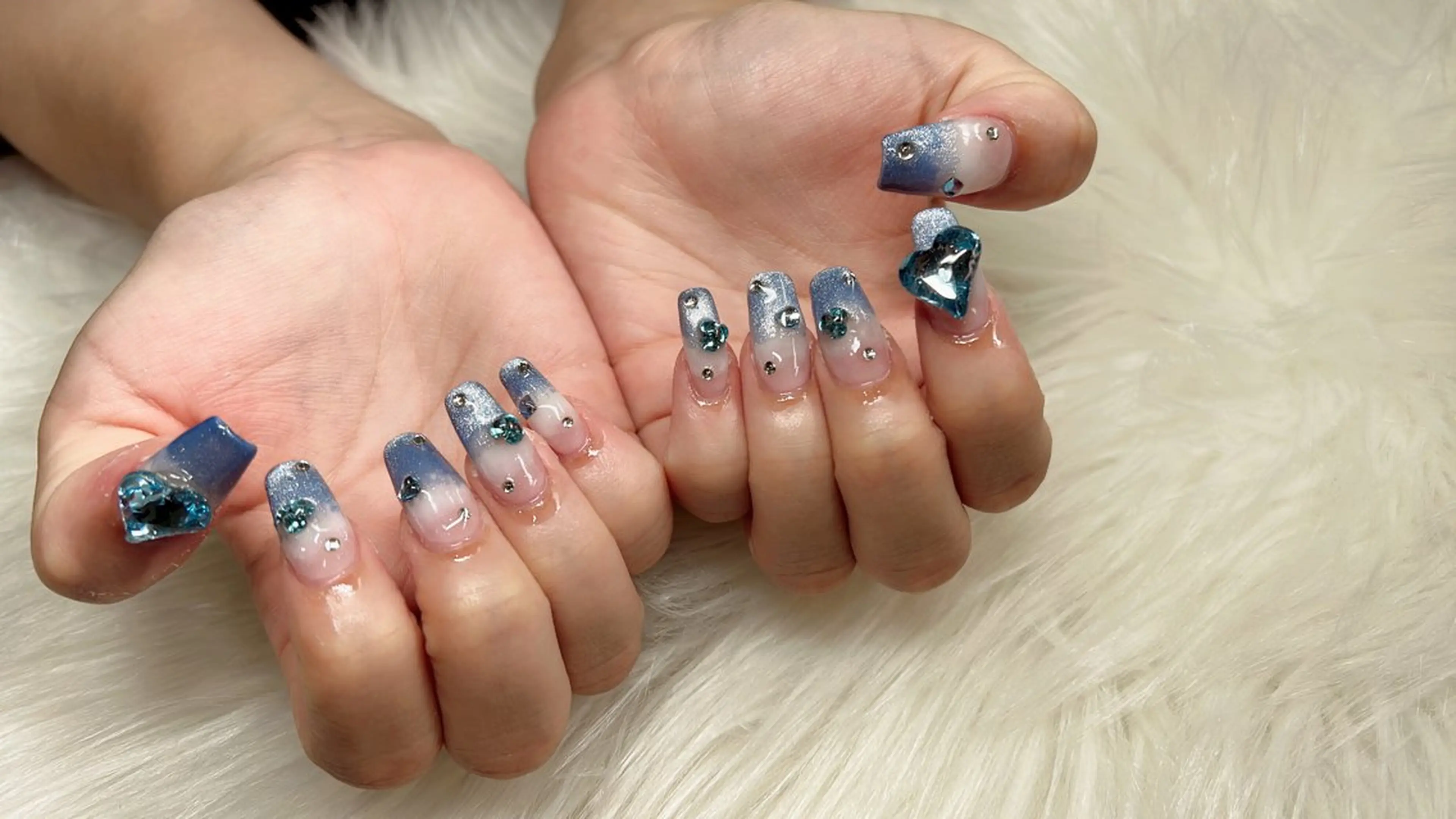 ミディアム ネイル 《LB》ラブリエ Nail&eyeのマツエク・マツパデザイン