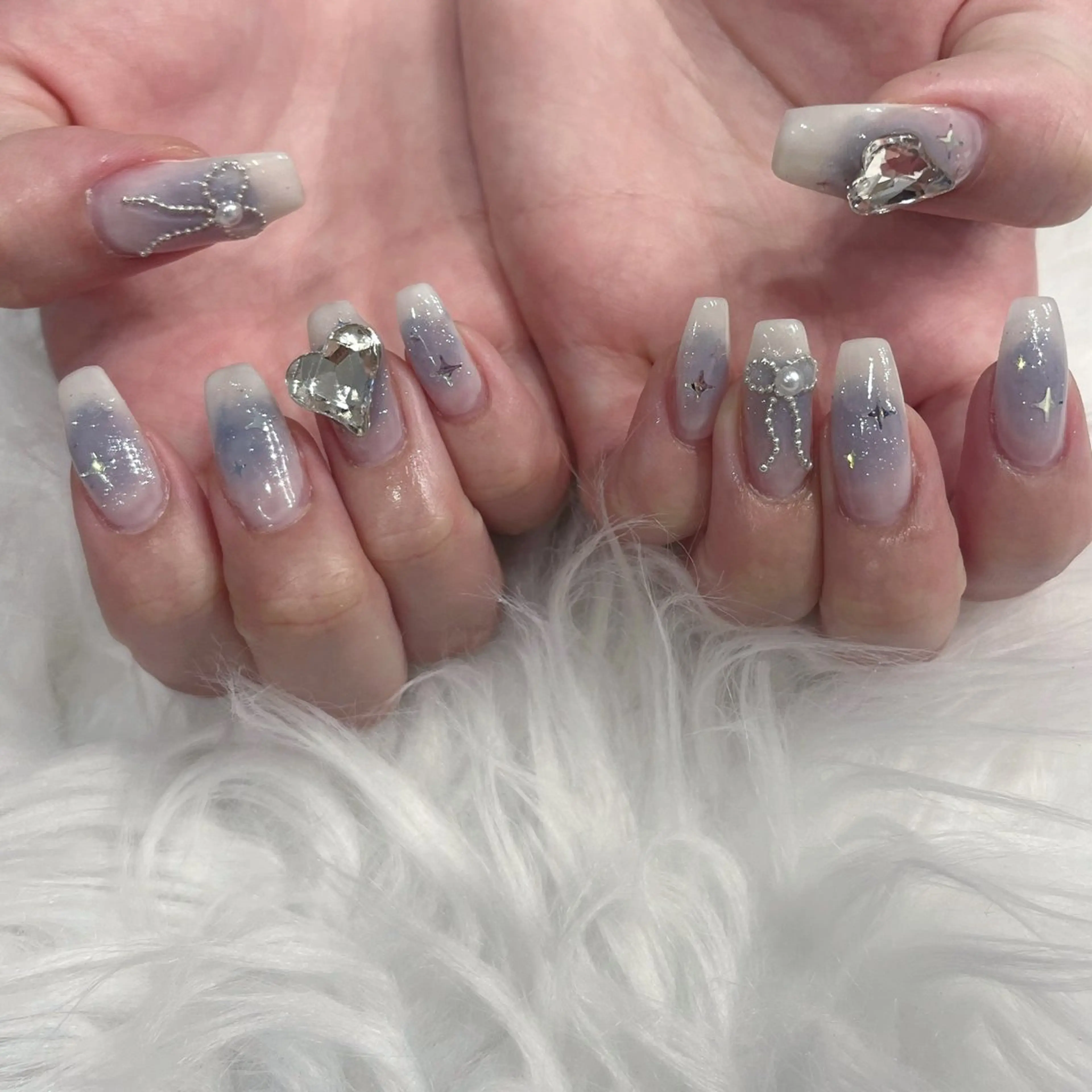 ネイル チークネイル ハート 韓国ネイル ロングネイル リボン ハンドネイル mermooi所属・melumooi nailのネイルデザイン