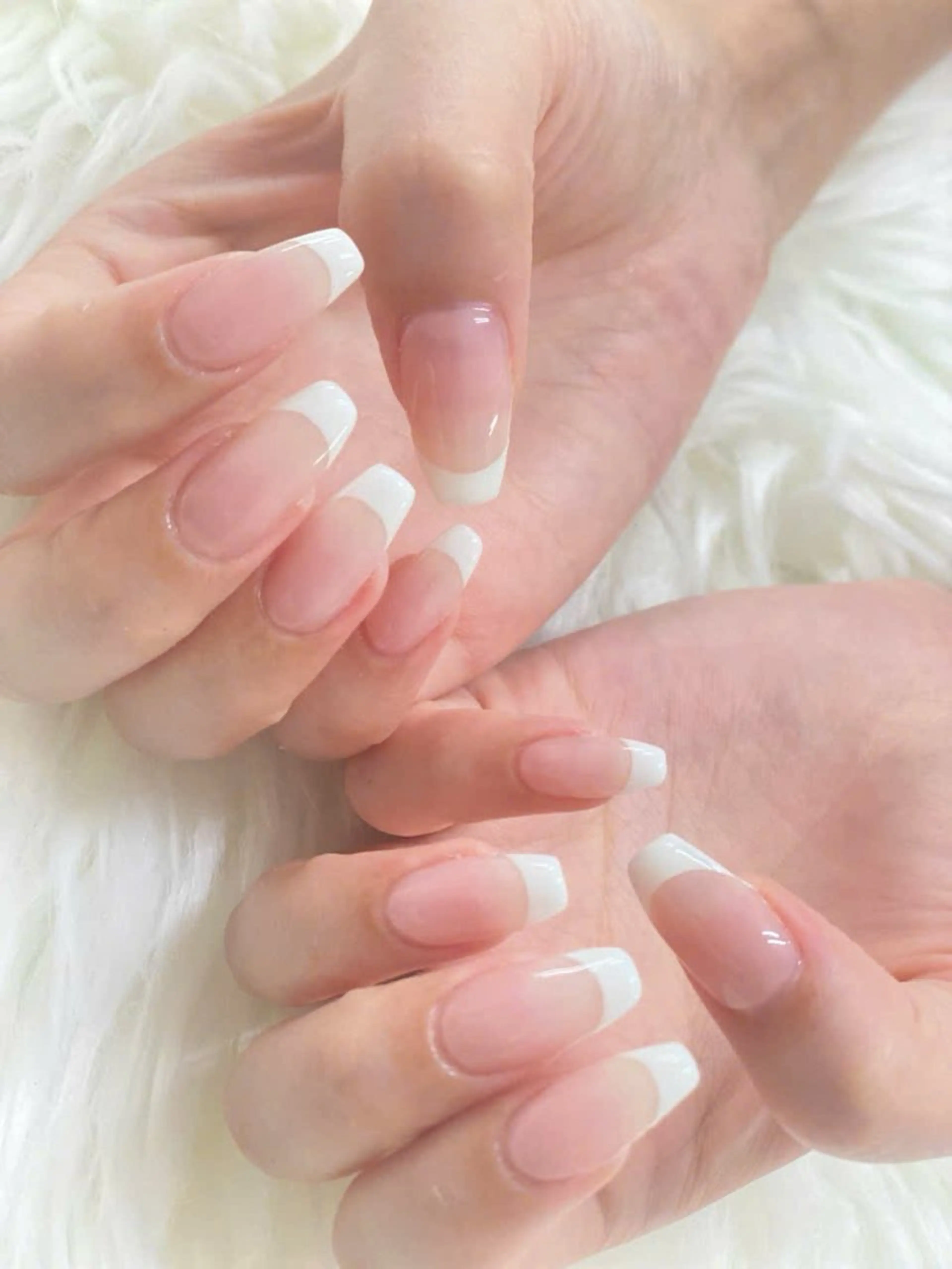 ネイル フレンチネイル グラデーション キラキラネイル 韓国ネイル マグネットネイル ハンドネイル Hara Nail 【パラジェル使用】のネイルデザイン